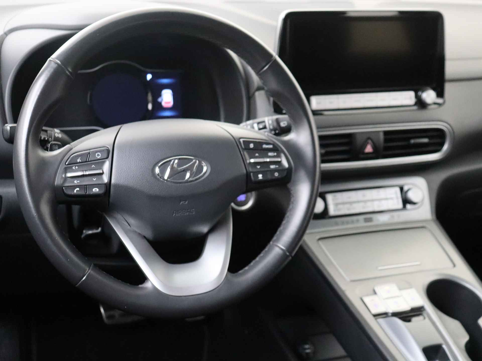 Hyundai KONA EV Comfort 64 kWh Krell Audio | Navigatie | Camera | Compleet! - 7/37