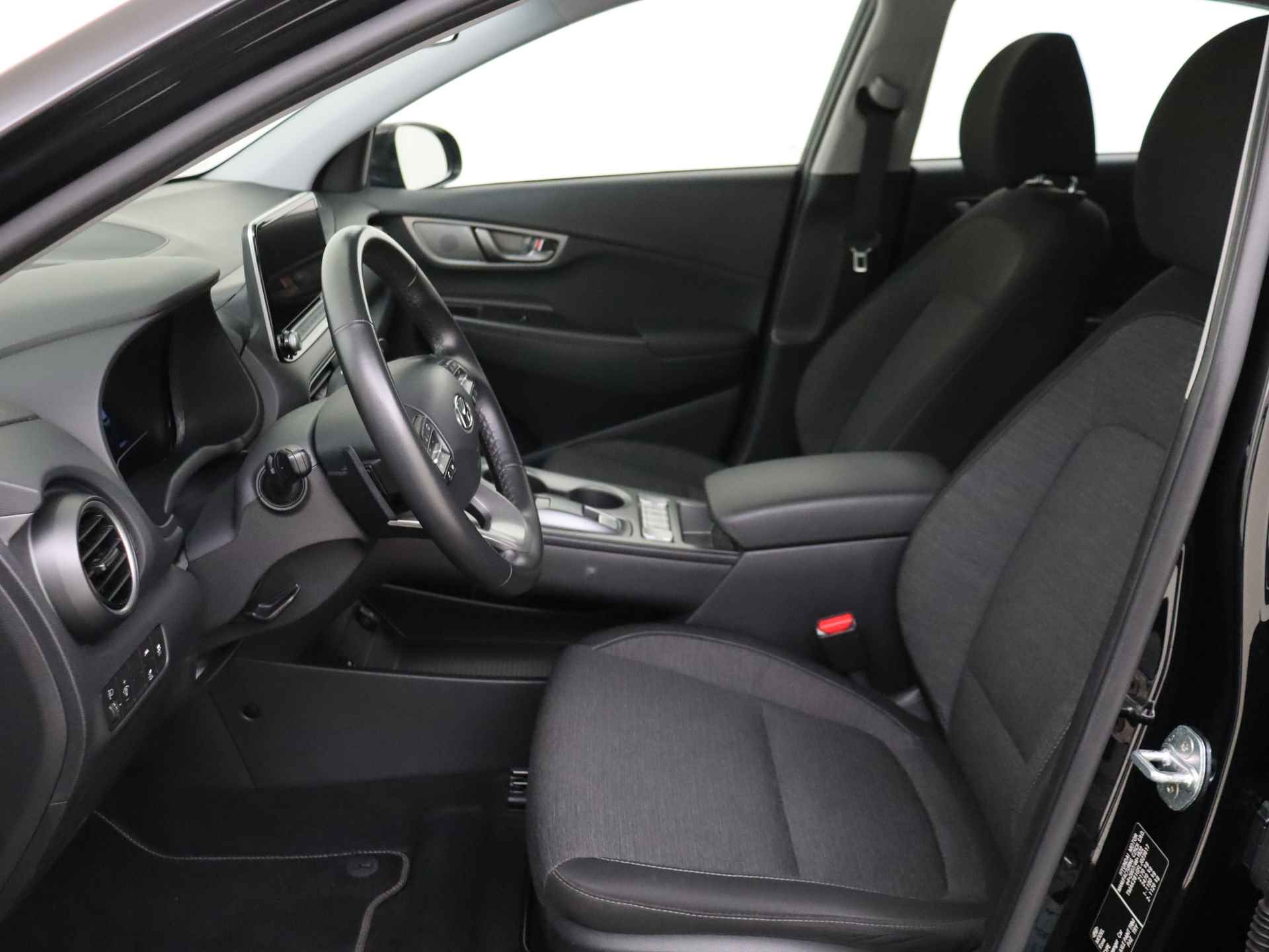 Hyundai KONA EV Comfort 64 kWh Krell Audio | Navigatie | Camera | Compleet! - 10/37