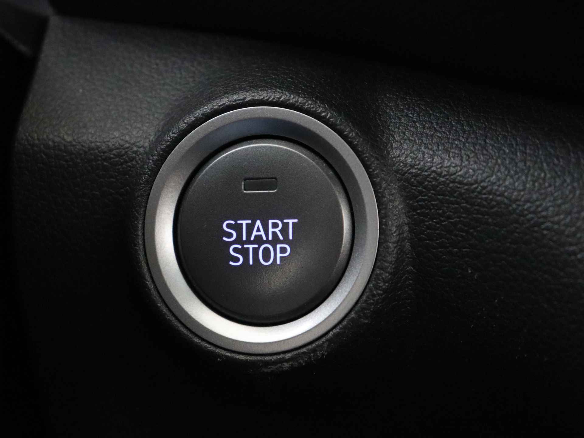 Hyundai KONA EV Comfort 64 kWh Krell Audio | Navigatie | Camera | Compleet! - 25/37