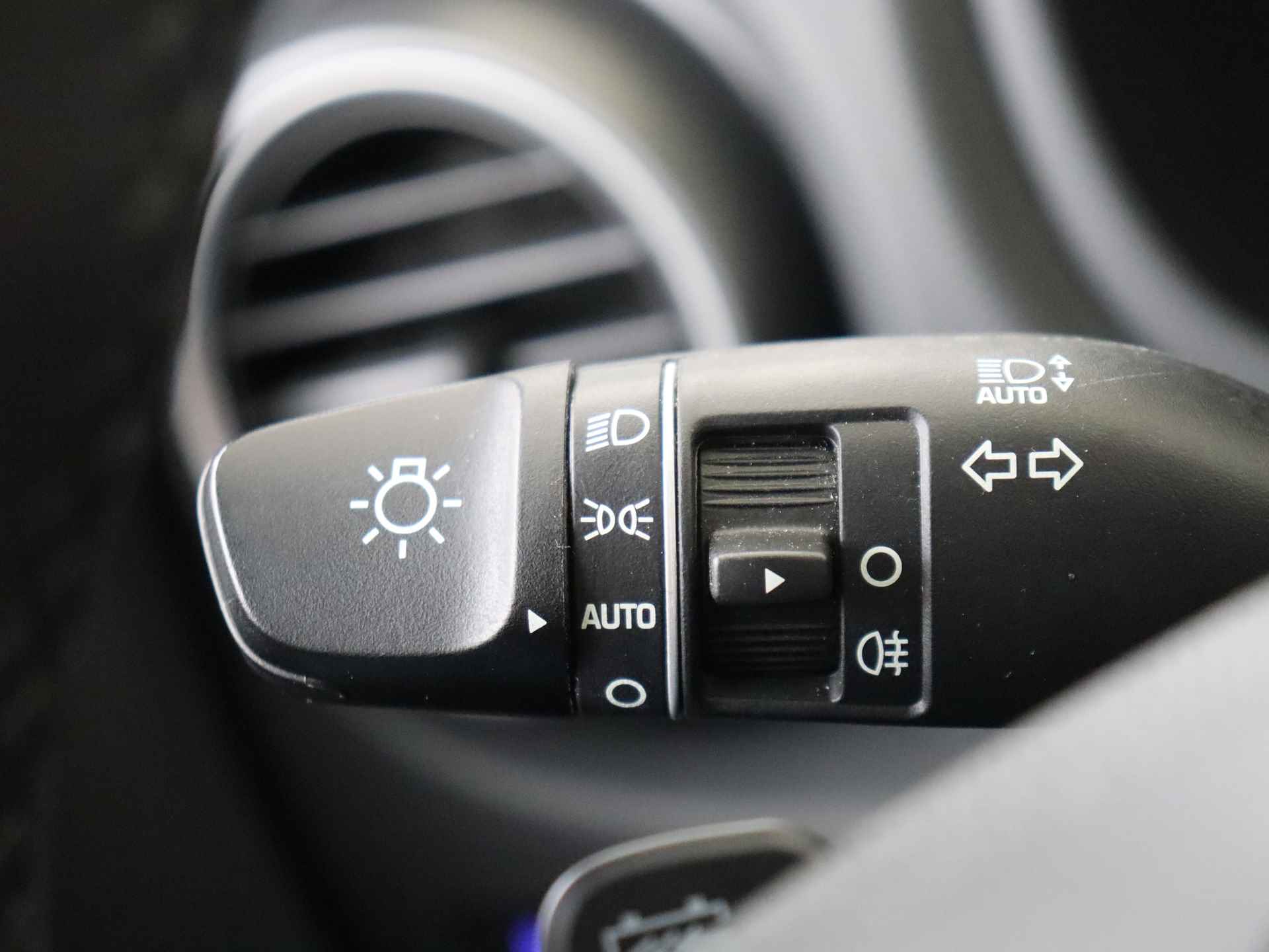 Hyundai KONA EV Comfort 64 kWh Krell Audio | Navigatie | Camera | Compleet! - 29/37