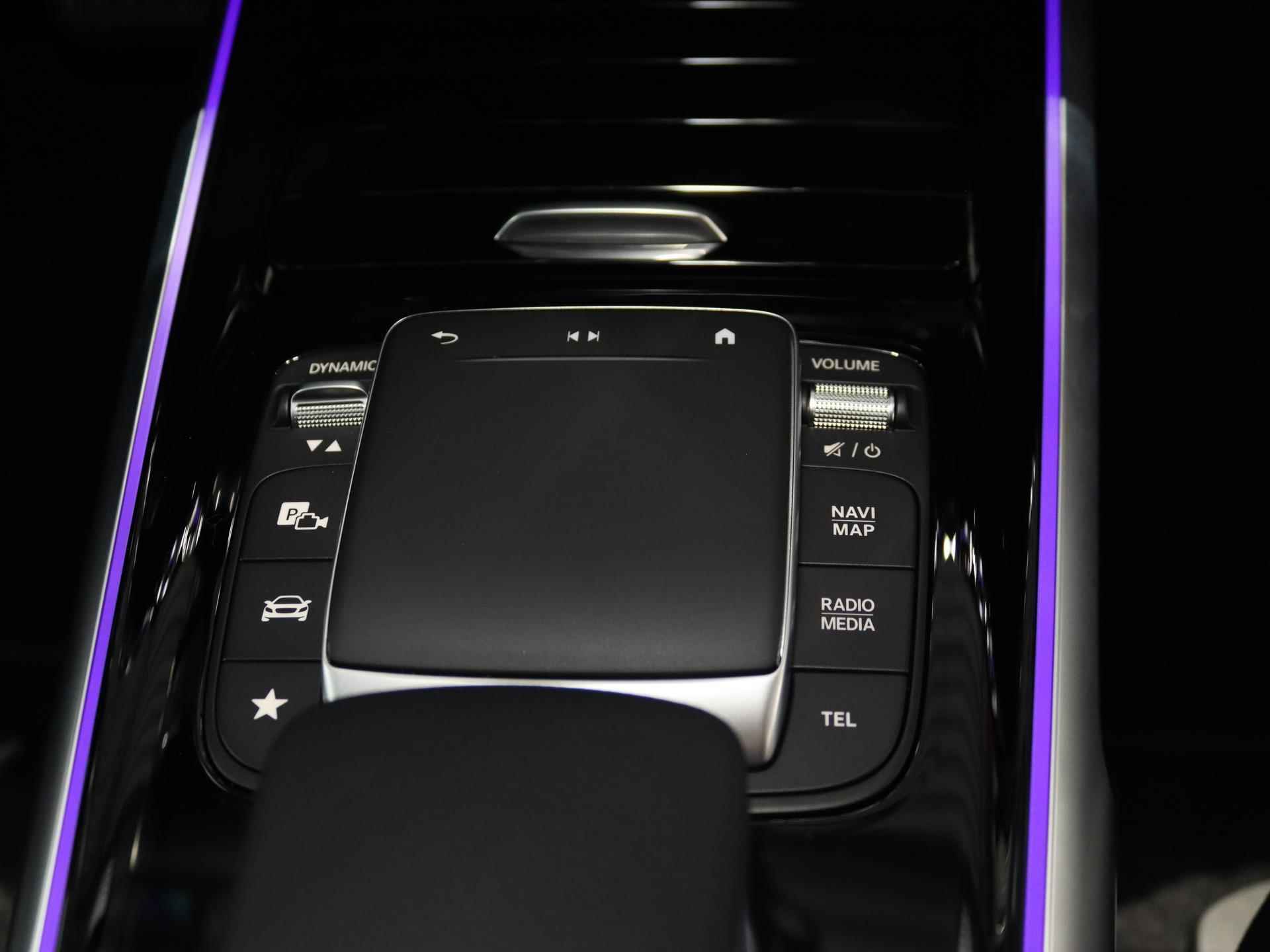 Mercedes-Benz EQB 250+ AMG Line Premium | Night | Panoramadak | Nightpakket incl. 20 inch | LED-Performance | Sfeerverlichting | Camera - 14/24