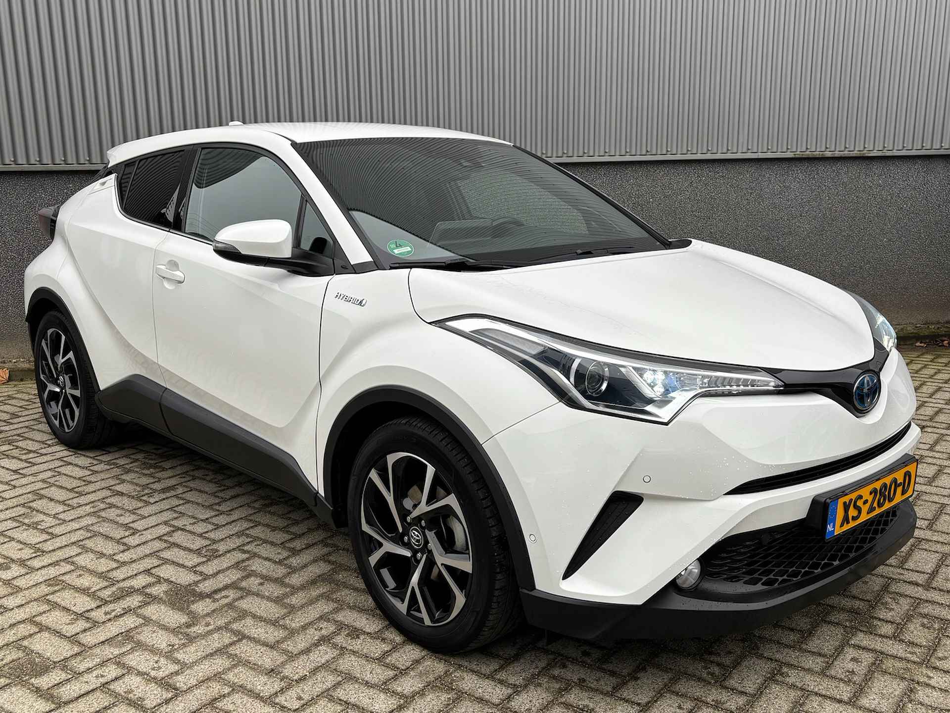 TOYOTA C-Hr 1.8 Hybrid 122pk CVT Style | AUTOMAAT | Navigatie | Parkeerensoren voor en achter - 2/36