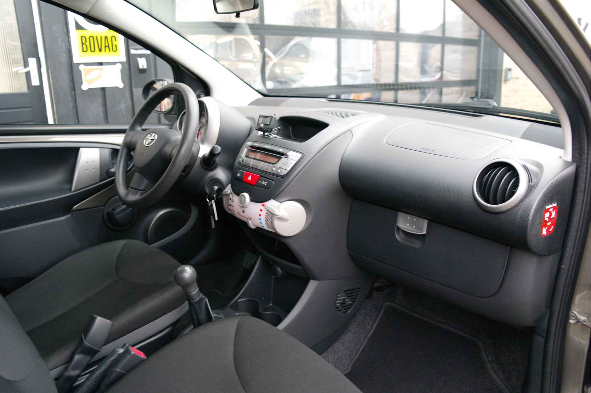 Toyota Aygo 1.0 VVT-i Now | Airco | 14'' | NL-Auto - 2/23