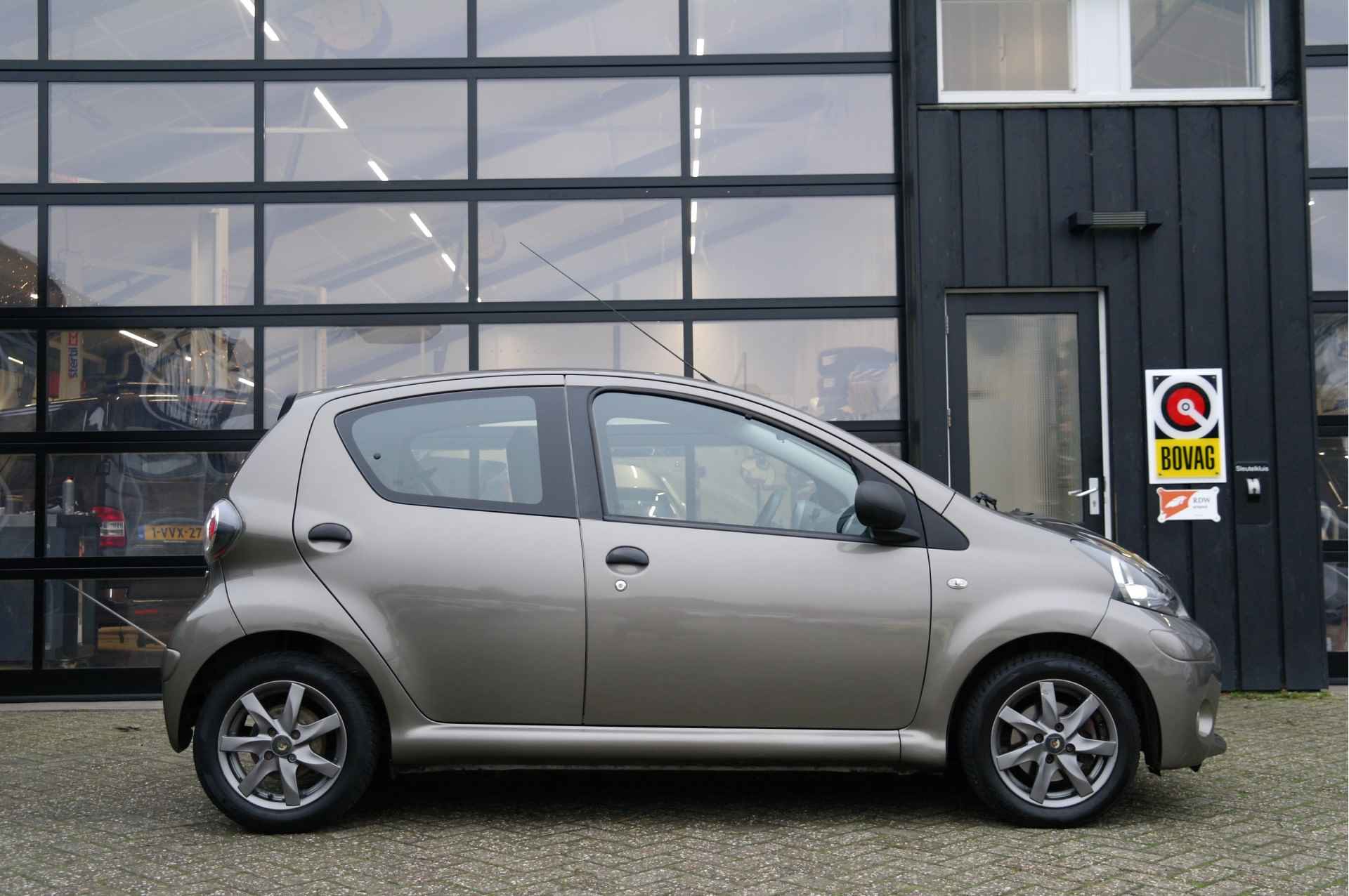 Toyota Aygo 1.0 VVT-i Now | Airco | 14'' | NL-Auto - 3/23