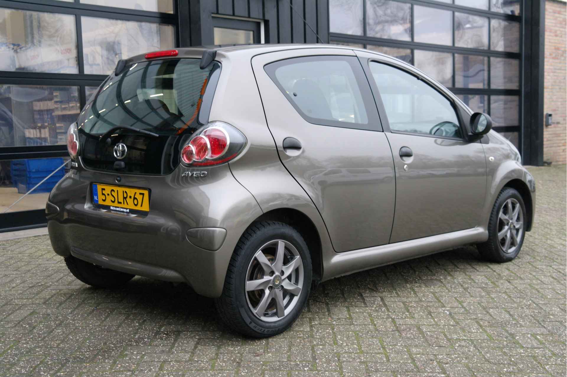 Toyota Aygo 1.0 VVT-i Now | Airco | 14'' | NL-Auto - 10/23