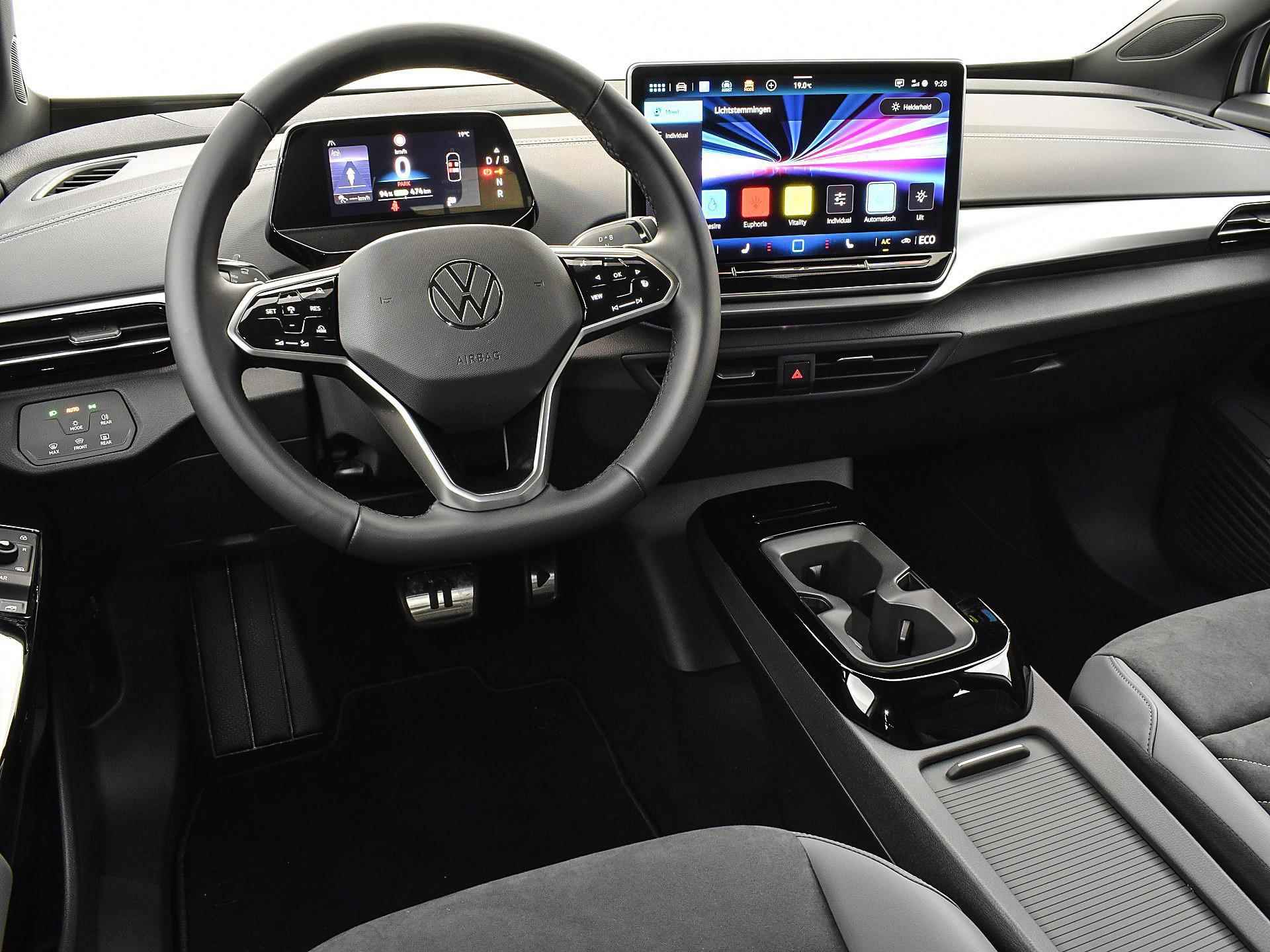 Volkswagen ID.4 Pro 77 kWh accu 210 kW / 286 pk SUV Elektr. aandrijving · Assistance pakket · Comfort pakket · Multimedia pakket · Trekhaak · - 17/40