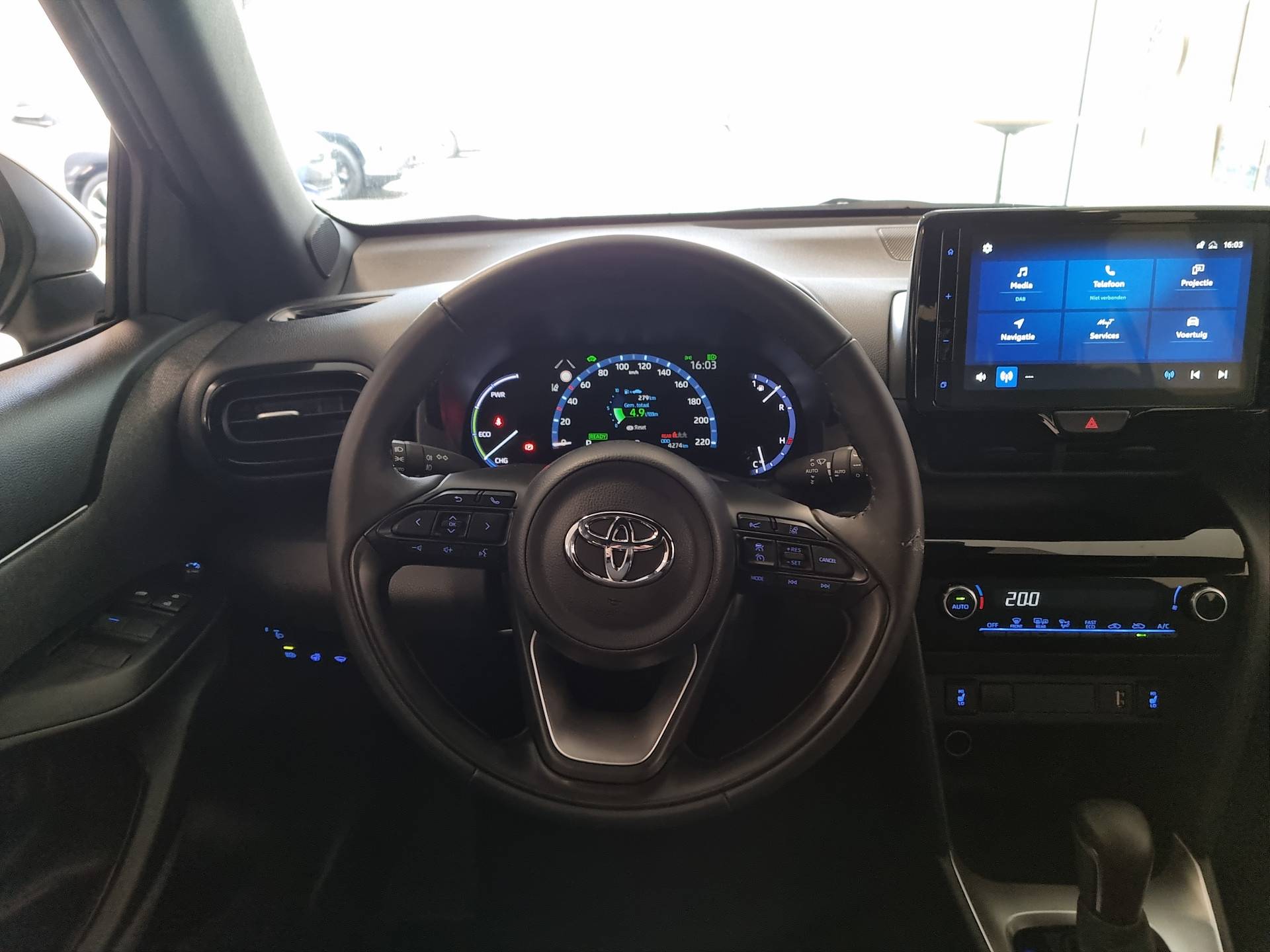 Toyota Yaris Cross 1.5 Hybrid Dynamic Parkeersensoren V+A, Trekhaak, Navigatie  All-in Rijklaarprijs - 15/24