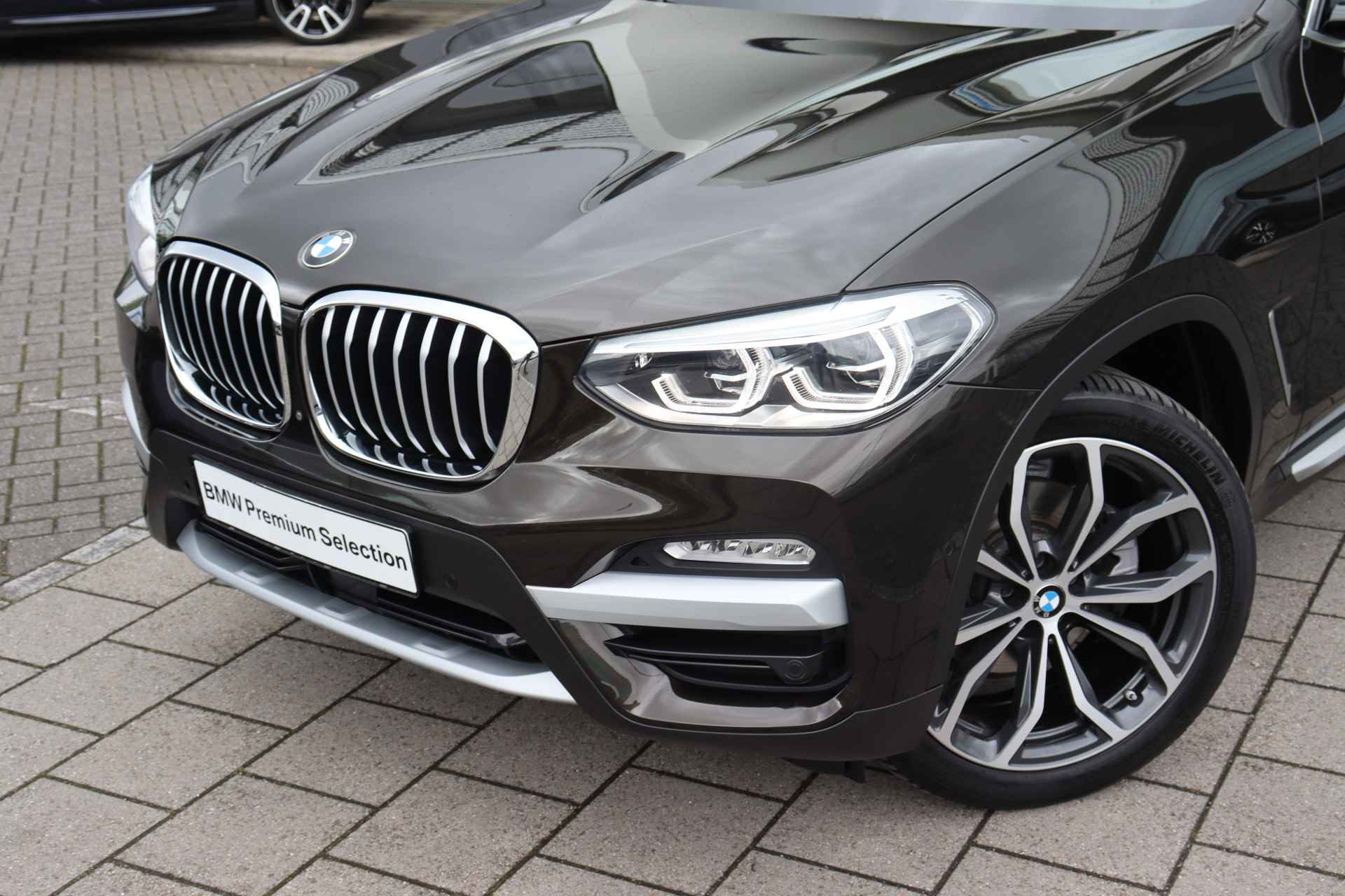 BMW X3 xDrive20i High Executive xLine Automaat / Panoramadak / Trekhaak / Sportstoelen / Adaptieve LED / Parking Assistant Plus / Apple CarPlay / Head-Up - 3/27