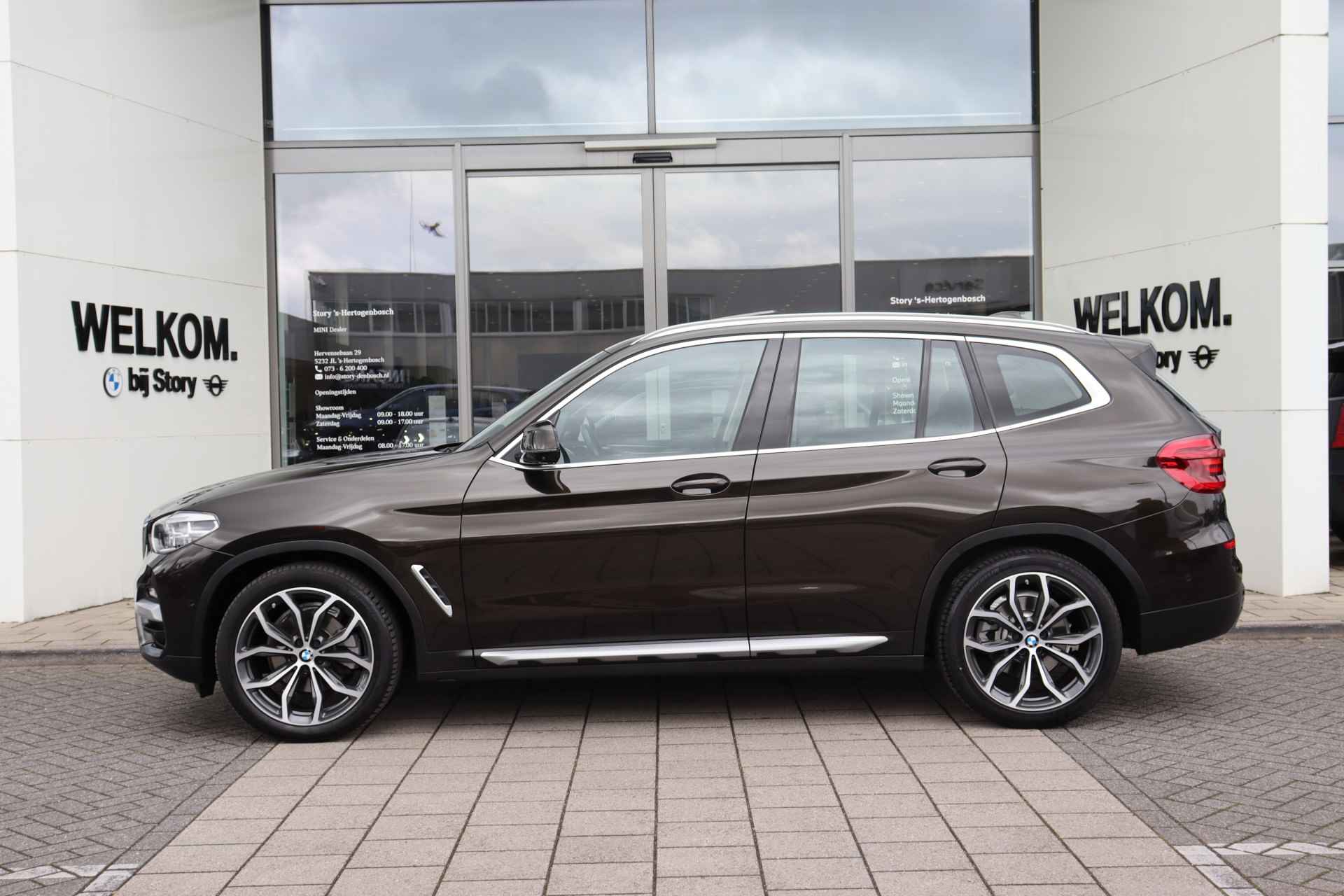 BMW X3 xDrive20i High Executive xLine Automaat / Panoramadak / Trekhaak / Sportstoelen / Adaptieve LED / Parking Assistant Plus / Apple CarPlay / Head-Up - 8/27