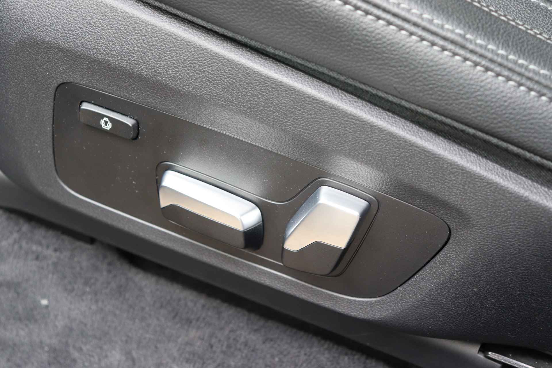 BMW X3 xDrive20i High Executive xLine Automaat / Panoramadak / Trekhaak / Sportstoelen / Adaptieve LED / Parking Assistant Plus / Apple CarPlay / Head-Up - 15/27