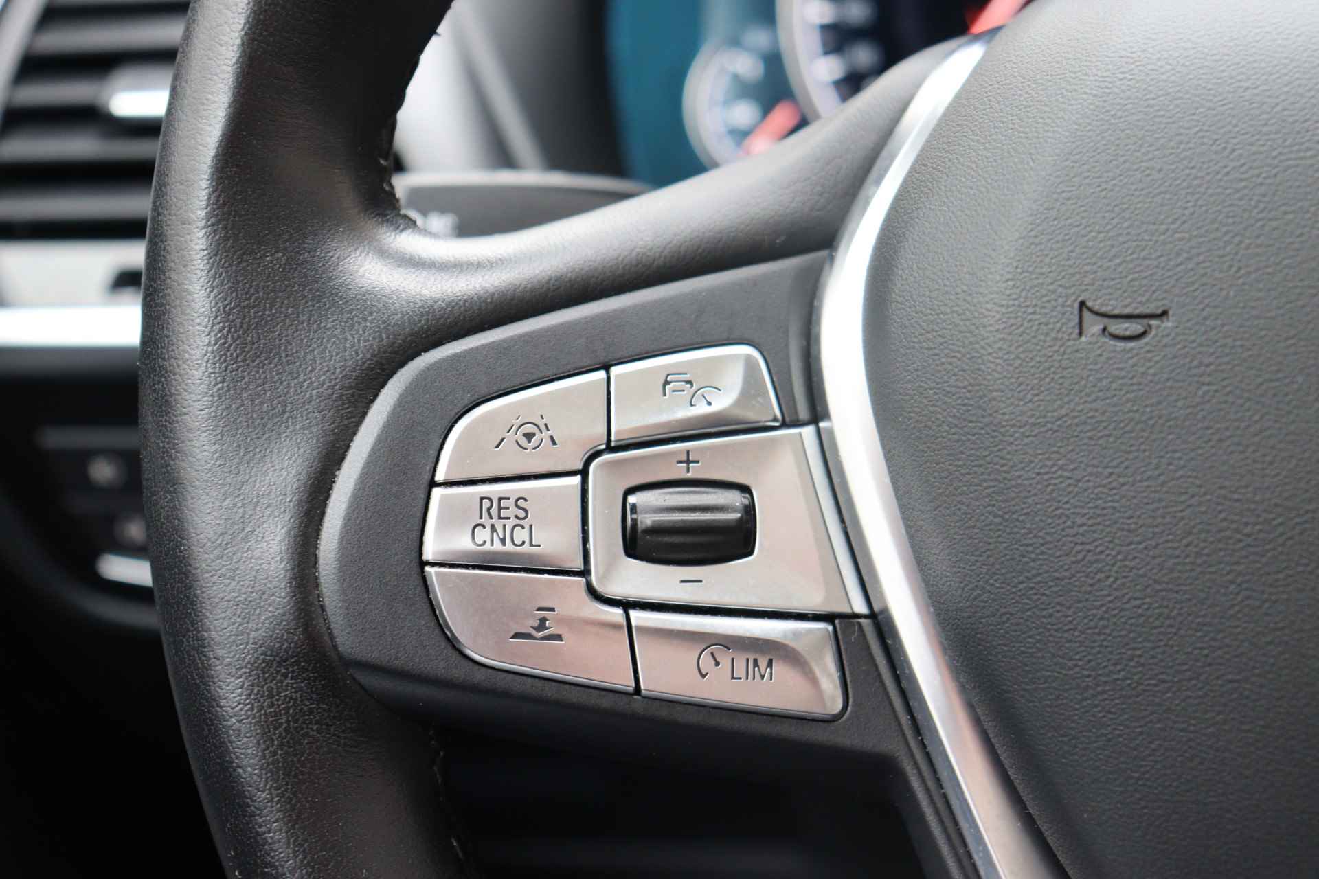 BMW X3 xDrive20i High Executive xLine Automaat / Panoramadak / Trekhaak / Sportstoelen / Adaptieve LED / Parking Assistant Plus / Apple CarPlay / Head-Up - 20/27