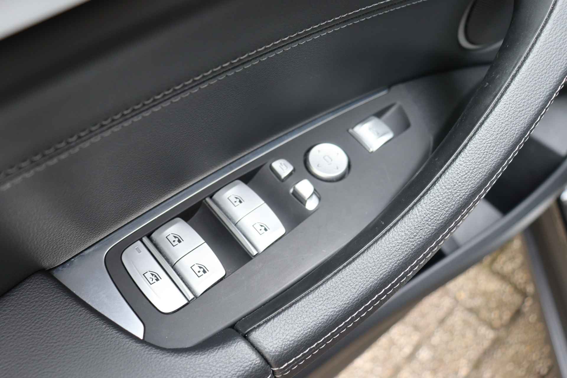BMW X3 xDrive20i High Executive xLine Automaat / Panoramadak / Trekhaak / Sportstoelen / Adaptieve LED / Parking Assistant Plus / Apple CarPlay / Head-Up - 25/27