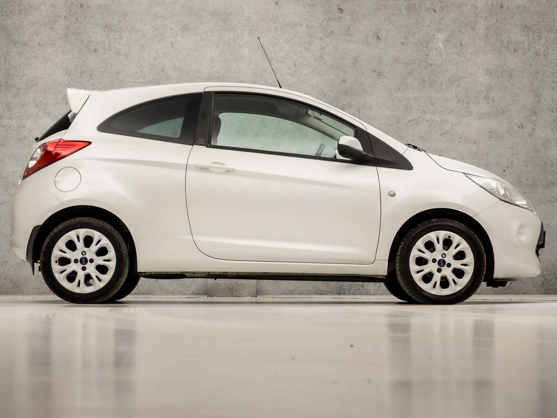 Ford Ka 1.2 Sport (AIRCO, RADIO, PARELMOER, SPORTSTOELEN, ELEK PAKKET, LM VELGEN, NIEUWE APK, NIEUWSTAAT) - 4/27