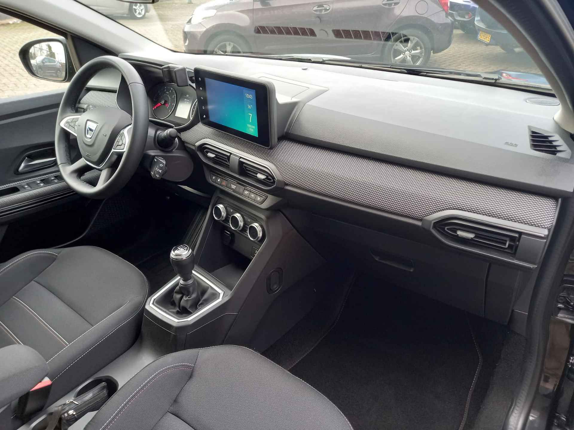 Dacia Jogger 1.0 TCe Extreme 7p., Airco(automatisch), Carplay, Navigatie, Stoelverwarming, Parkeersensoren, Camera, Cruise control, Handsfree Auto in nieuwstaat, Fabrieksgarantie!! - 13/36