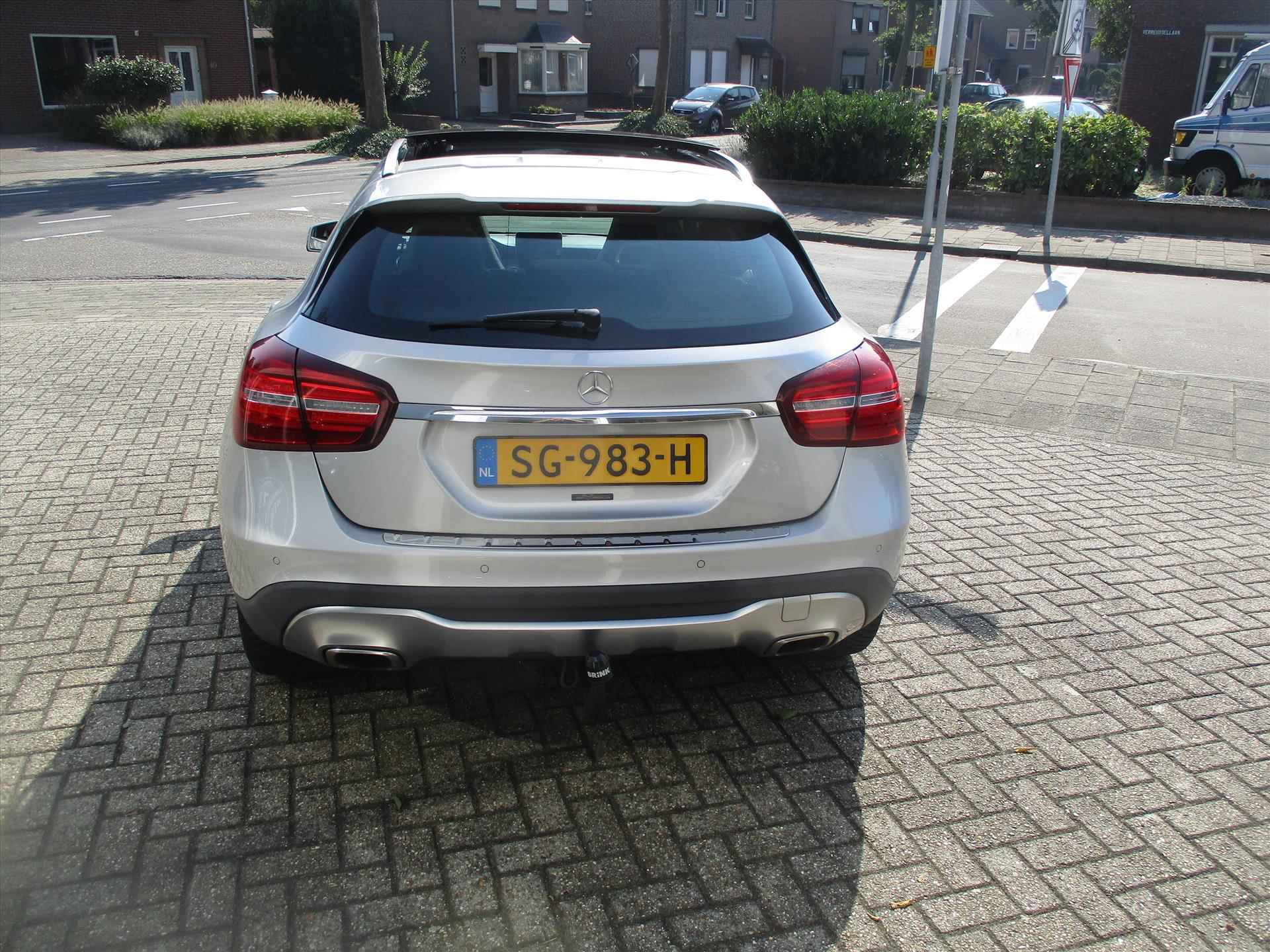 MERCEDES GLA-Klasse 180 122pk 7G-DCT URBAN / PANORAMADAK - 7/19