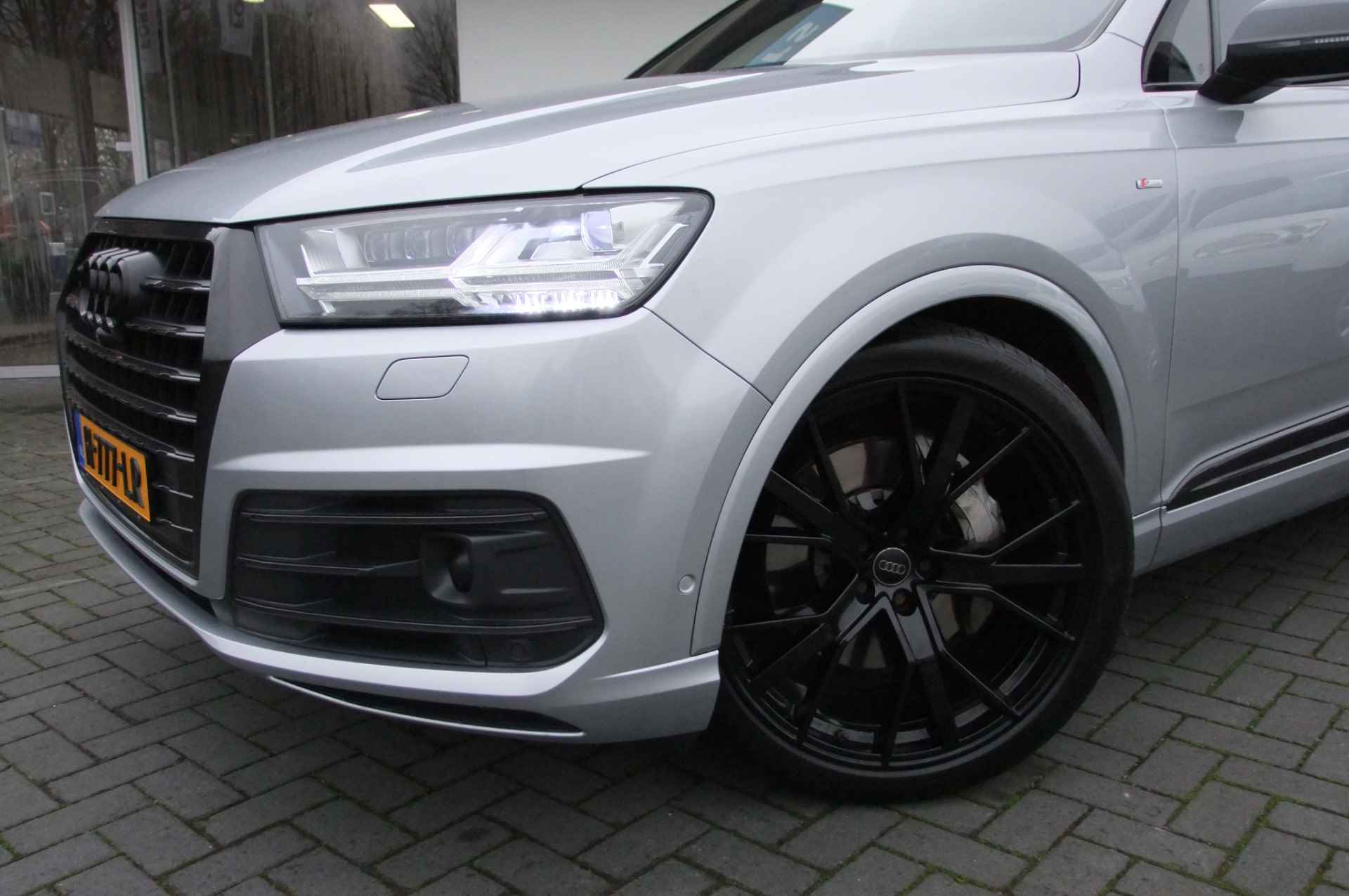 Audi Q7 3.0 TDI quattro Pro Line + 7p / Luchtvering/ Head-up /Trekhaak/ Softclose/ Panorama/ Bose/ Camera / 22 inch - 3/37