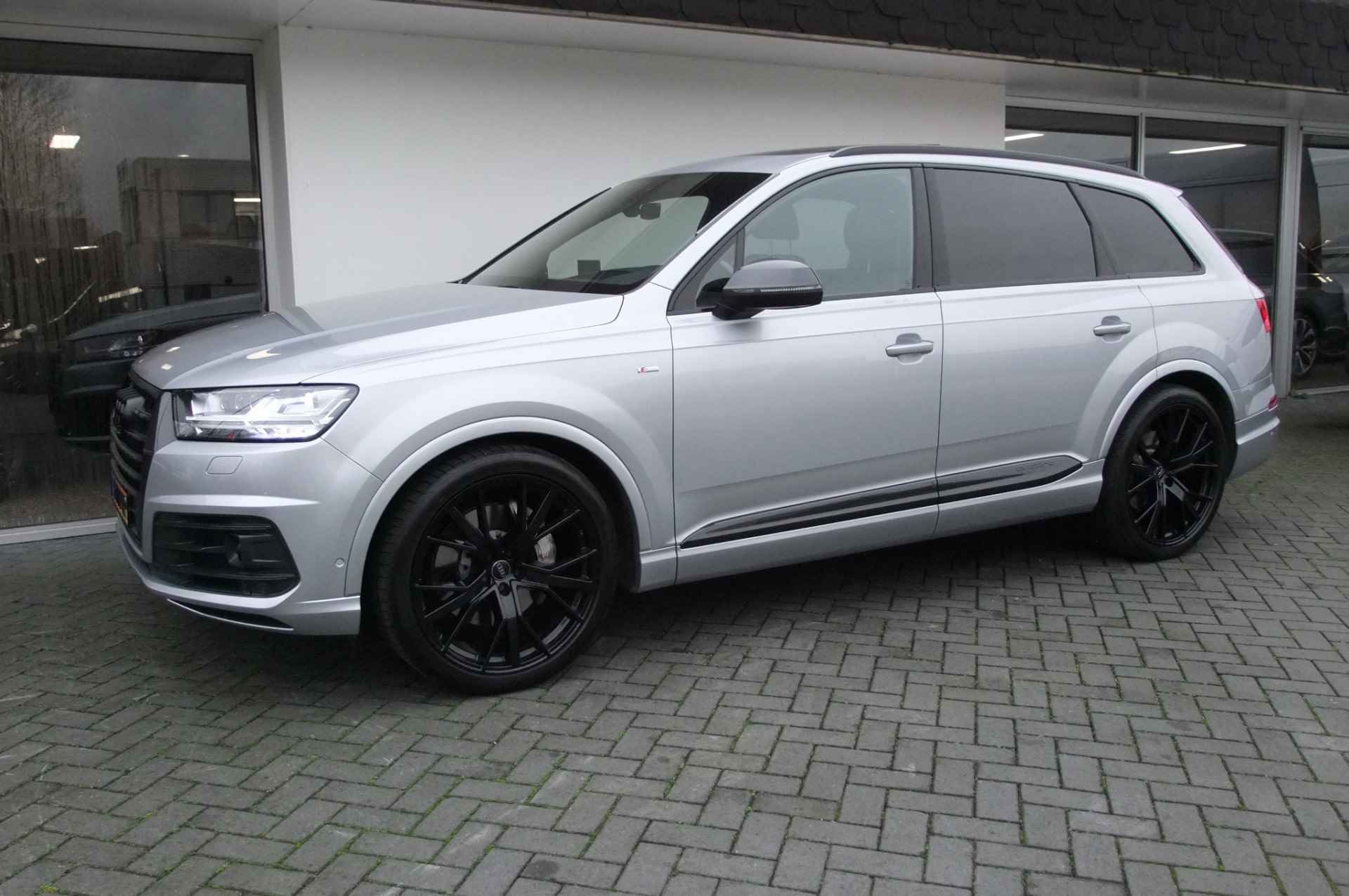 Audi Q7 3.0 TDI quattro Pro Line + 7p / Luchtvering/ Head-up /Trekhaak/ Softclose/ Panorama/ Bose/ Camera / 22 inch - 8/37