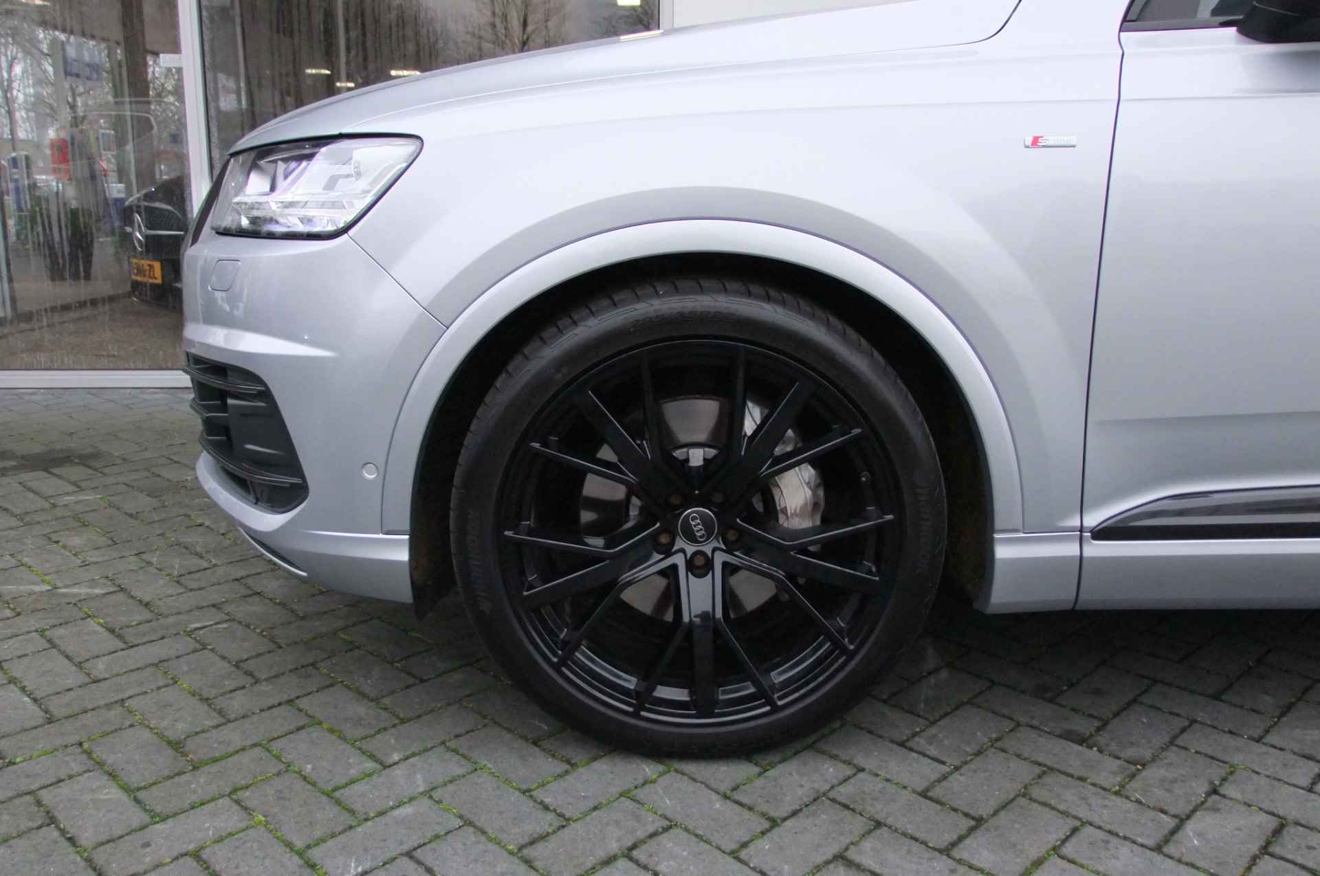 Audi Q7 3.0 TDI quattro Pro Line + 7p / Luchtvering/ Head-up /Trekhaak/ Softclose/ Panorama/ Bose/ Camera / 22 inch - 10/37