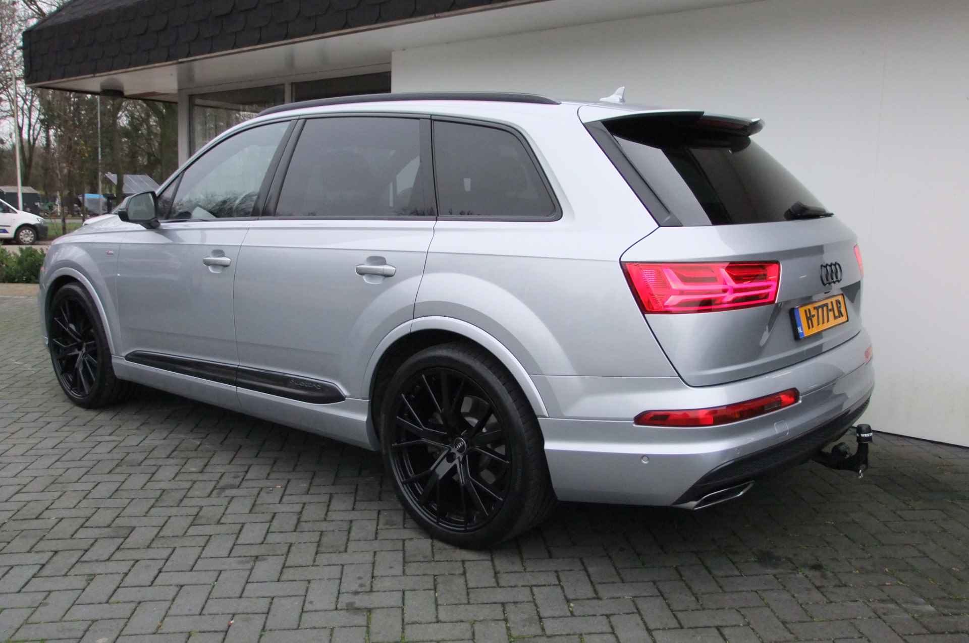 Audi Q7 3.0 TDI quattro Pro Line + 7p / Luchtvering/ Head-up /Trekhaak/ Softclose/ Panorama/ Bose/ Camera / 22 inch - 12/37