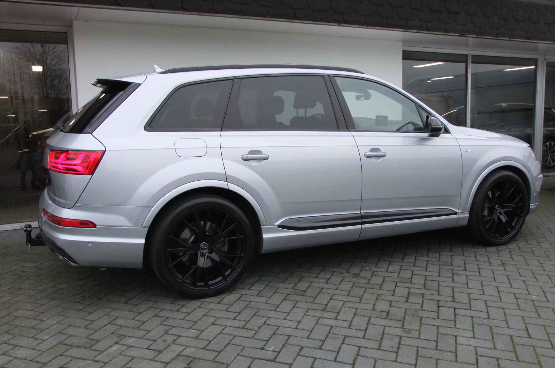 Audi Q7 3.0 TDI quattro Pro Line + 7p / Luchtvering/ Head-up /Trekhaak/ Softclose/ Panorama/ Bose/ Camera / 22 inch - 13/37