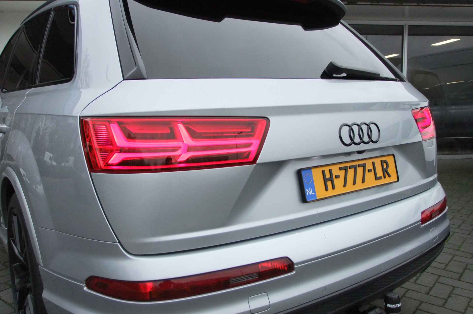 Audi Q7 3.0 TDI quattro Pro Line + 7p / Luchtvering/ Head-up /Trekhaak/ Softclose/ Panorama/ Bose/ Camera / 22 inch - 16/37