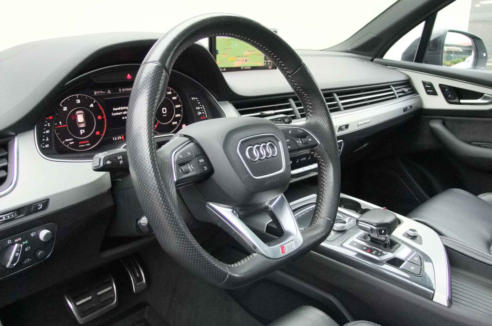 Audi Q7 3.0 TDI quattro Pro Line + 7p / Luchtvering/ Head-up /Trekhaak/ Softclose/ Panorama/ Bose/ Camera / 22 inch - 28/37