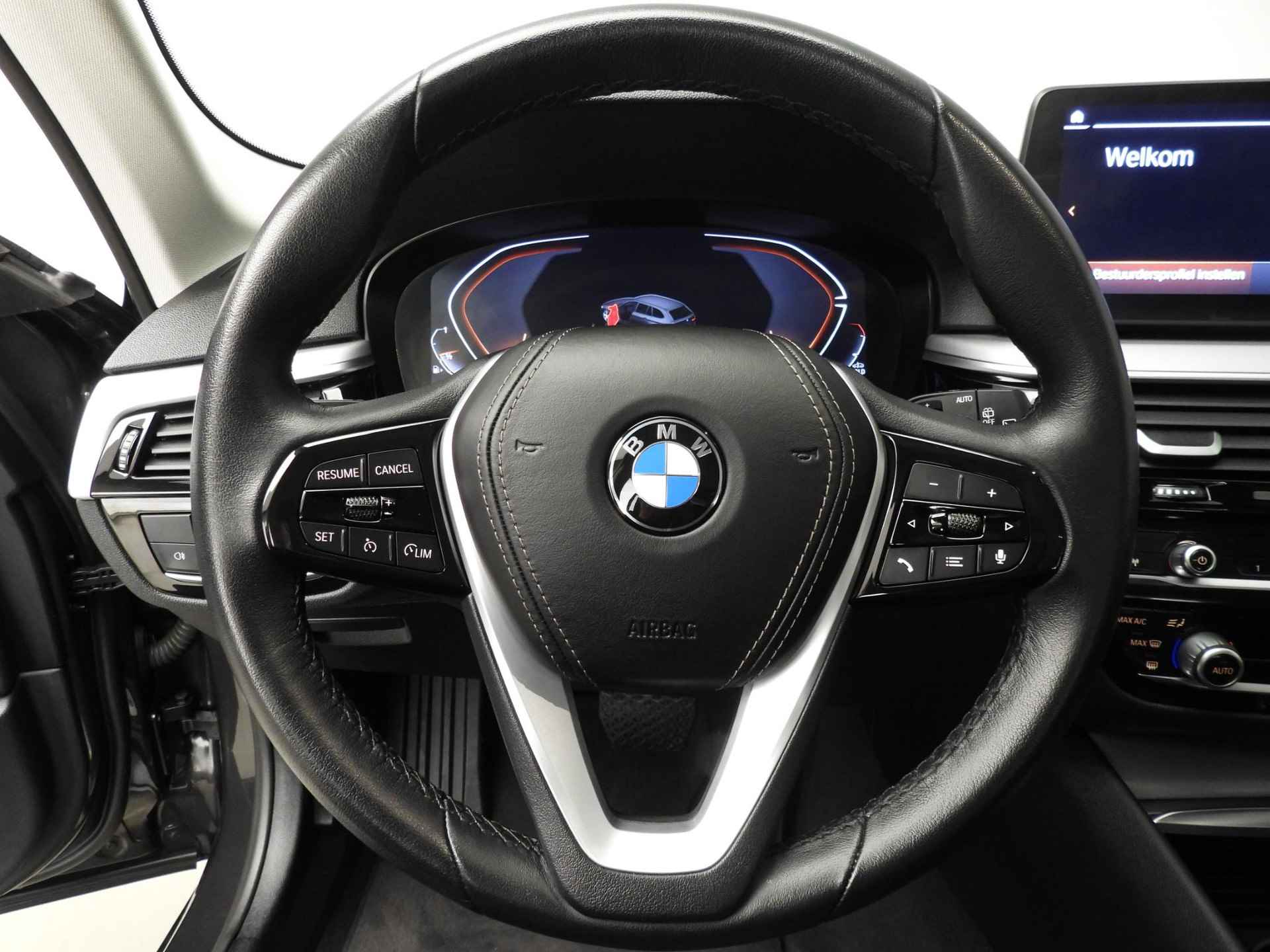 BMW 5 Serie Touring 520i | LED | Leder | Navigatie | Comfortzetels | Trekhaak | Stoelverwarming | DAB | Alu 17 inch - 12/53