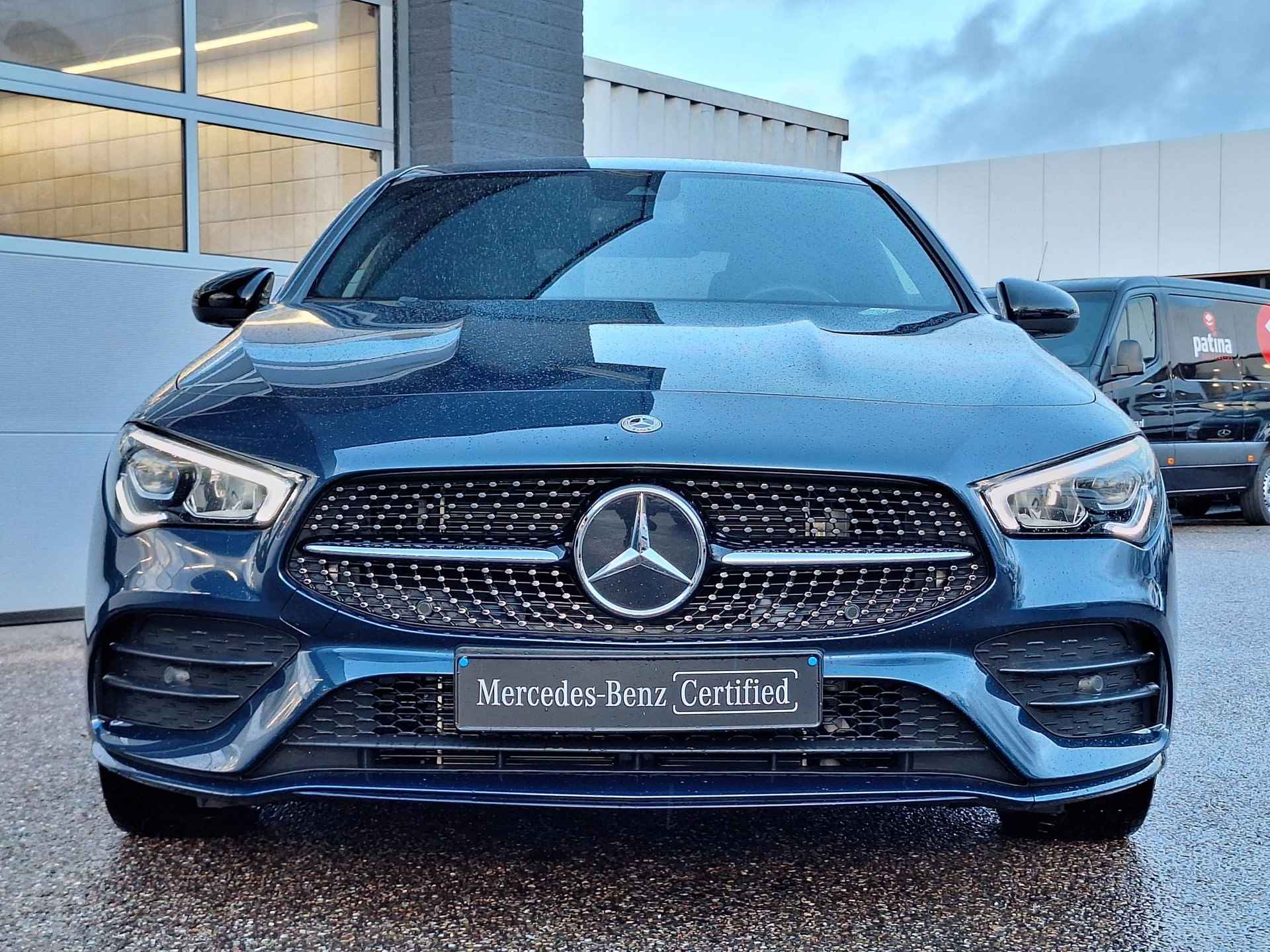 Mercedes-Benz CLA-klasse 250 e AMG Line | Premium | Nightpakket | Achteruitrijcamera | Stoelverwarming | Sfeerverlichting | Apple & Android Carplay | Showmodel SALE - 32/41