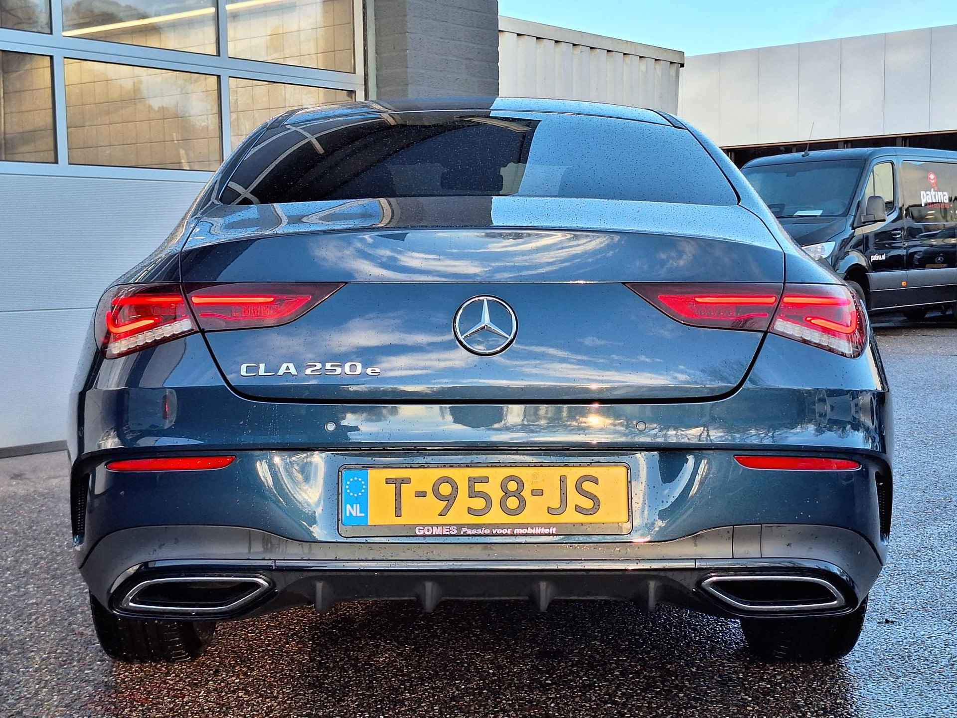 Mercedes-Benz CLA-klasse 250 e AMG Line | Premium | Nightpakket | Achteruitrijcamera | Stoelverwarming | Sfeerverlichting | Apple & Android Carplay | Showmodel SALE - 33/41