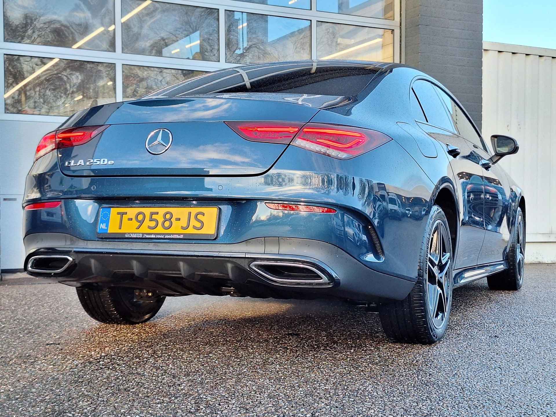 Mercedes-Benz CLA-klasse 250 e AMG Line | Premium | Nightpakket | Achteruitrijcamera | Stoelverwarming | Sfeerverlichting | Apple & Android Carplay | Showmodel SALE - 41/41