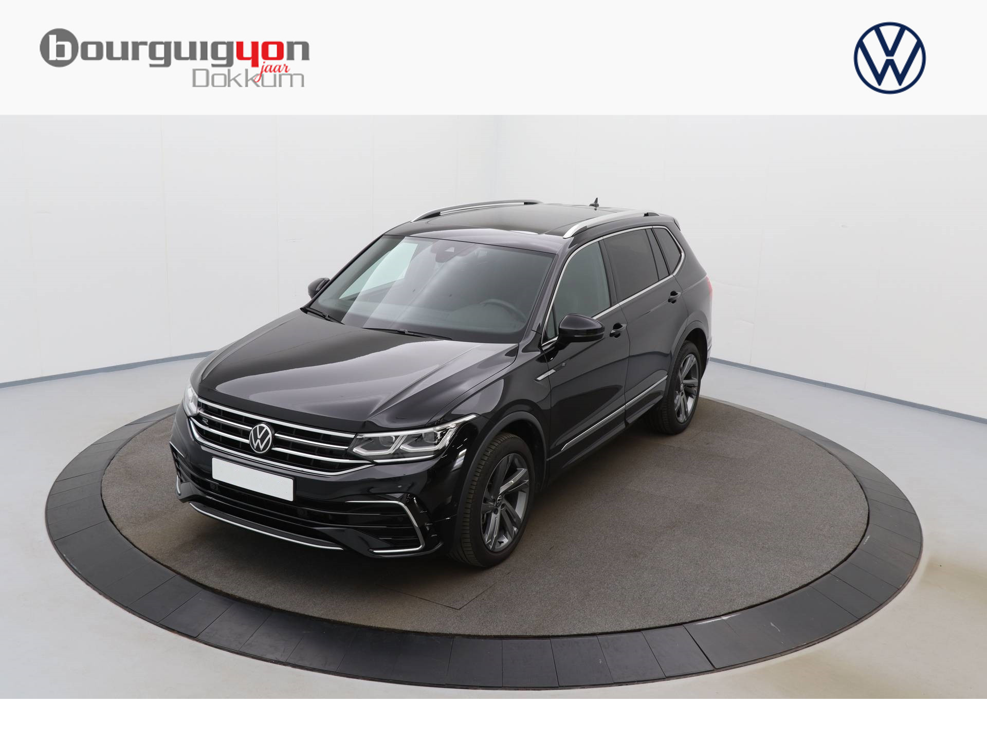 Volkswagen Tiguan Allspace 1.5 TSI R-Line Business 7p. | Pano-dak | Elek. Trrekhaak | Lane Assist |