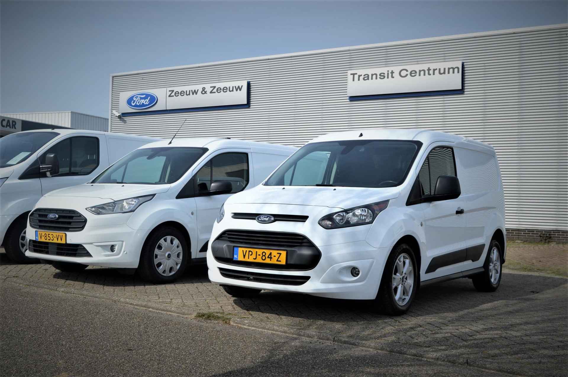 Ford C-Max 1.0 Titanium | Dealer onderhouden | Navigatie | Cruise control | Parkeersensoren V+A | Achteruitrijcamera | Trekhaak | - 38/45