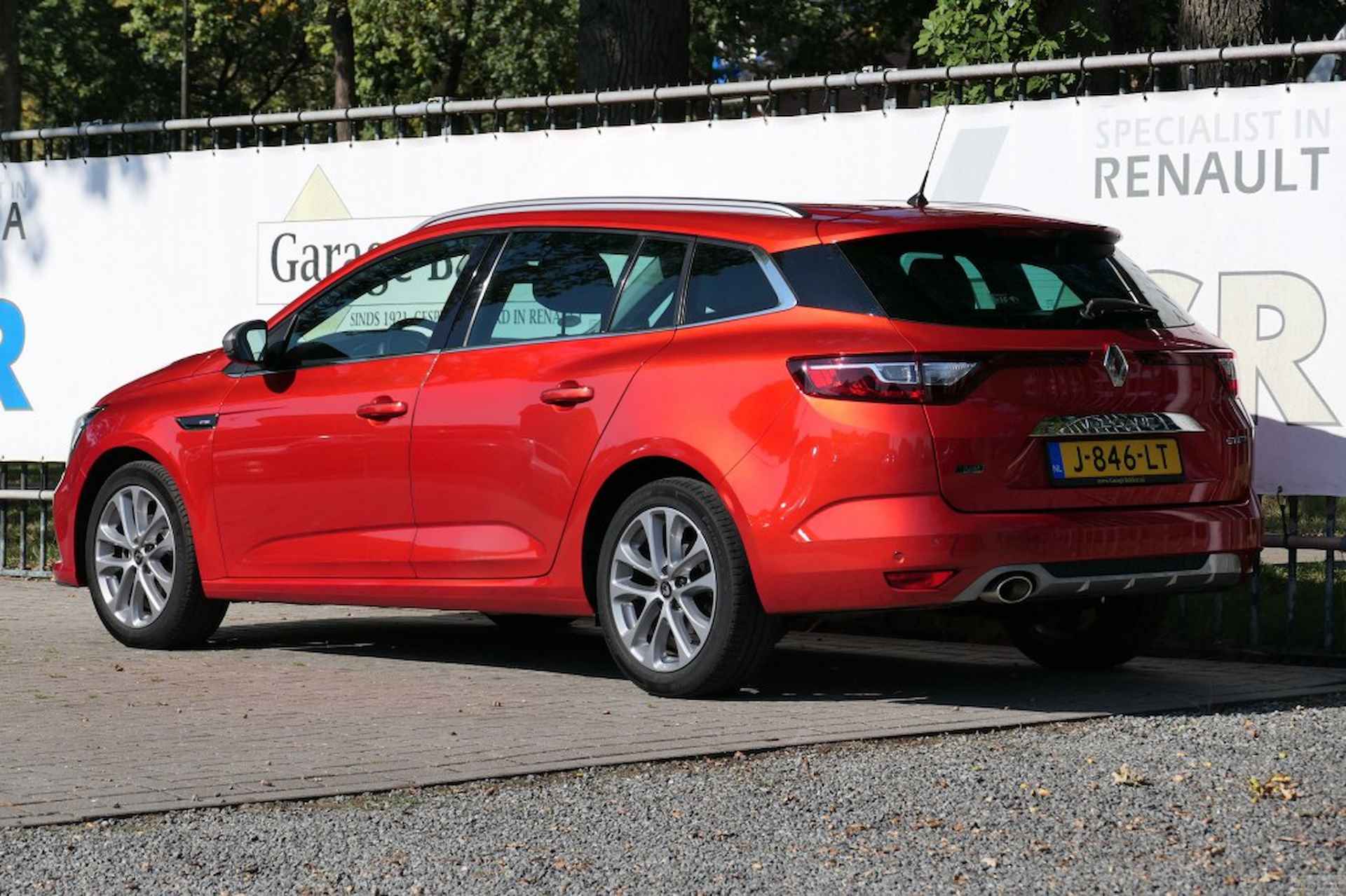 RENAULT Megane Estate TCe 140 GT-Line - 2/23