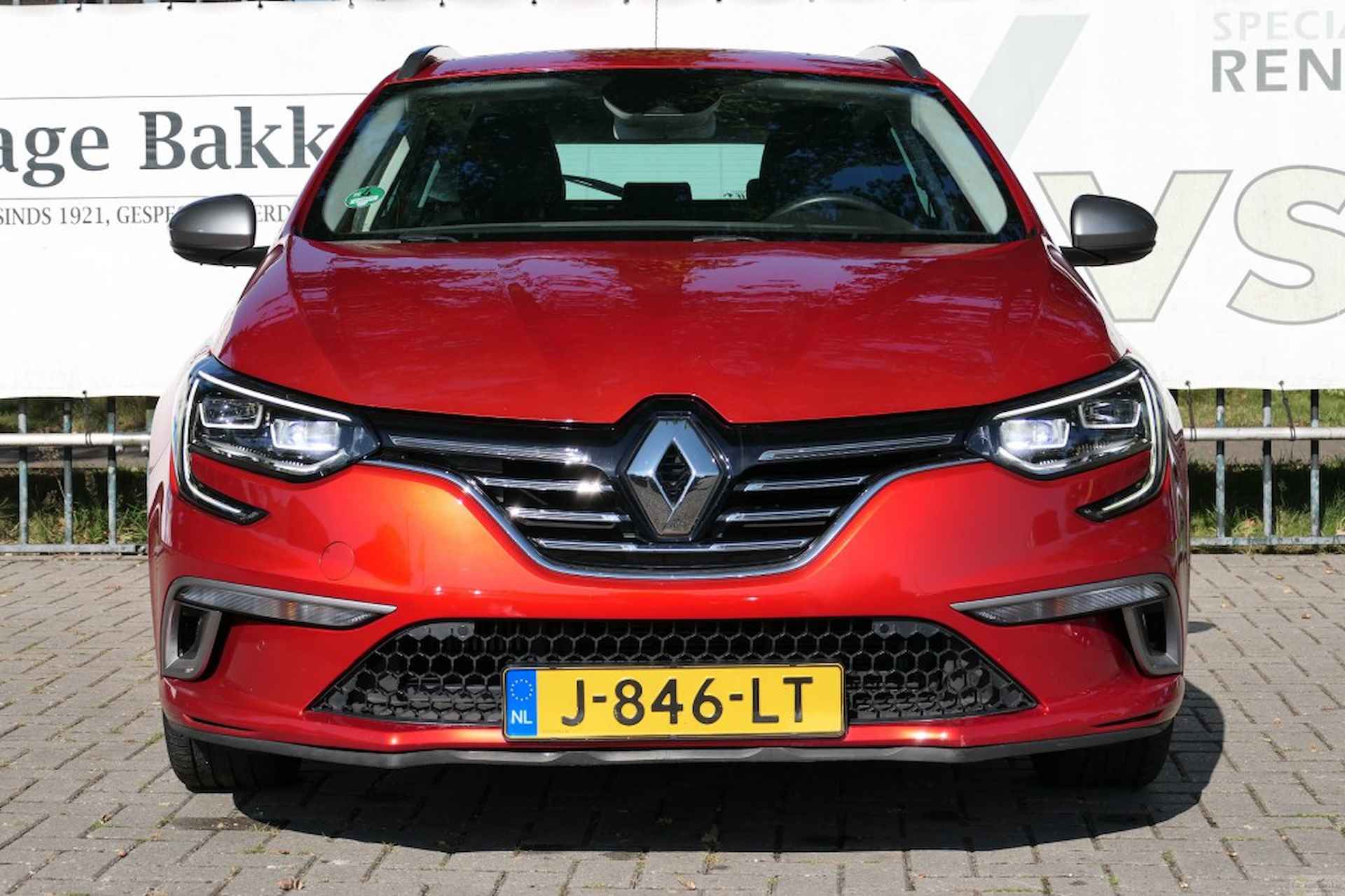 RENAULT Megane Estate TCe 140 GT-Line - 16/23