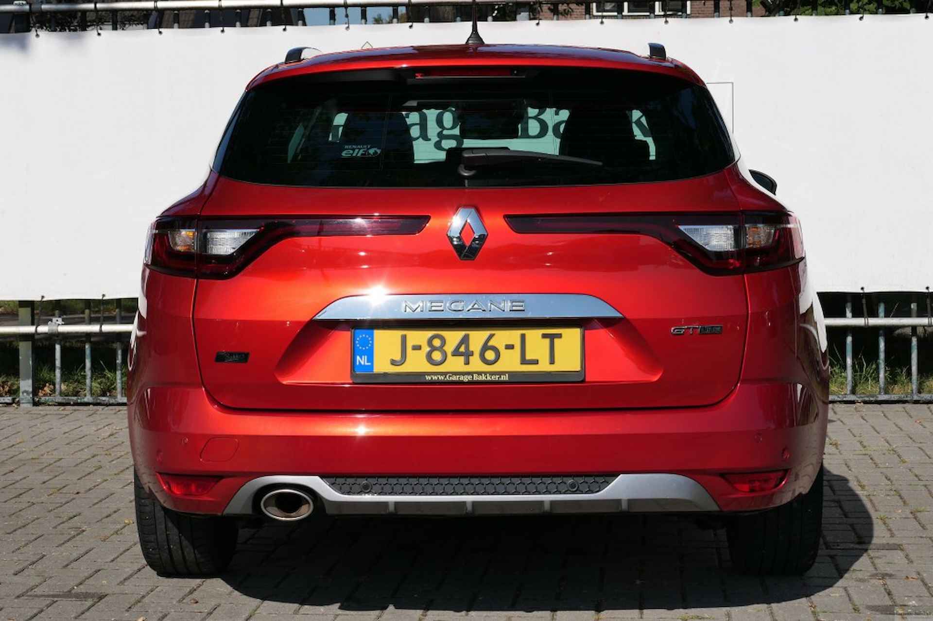 RENAULT Megane Estate TCe 140 GT-Line - 22/23