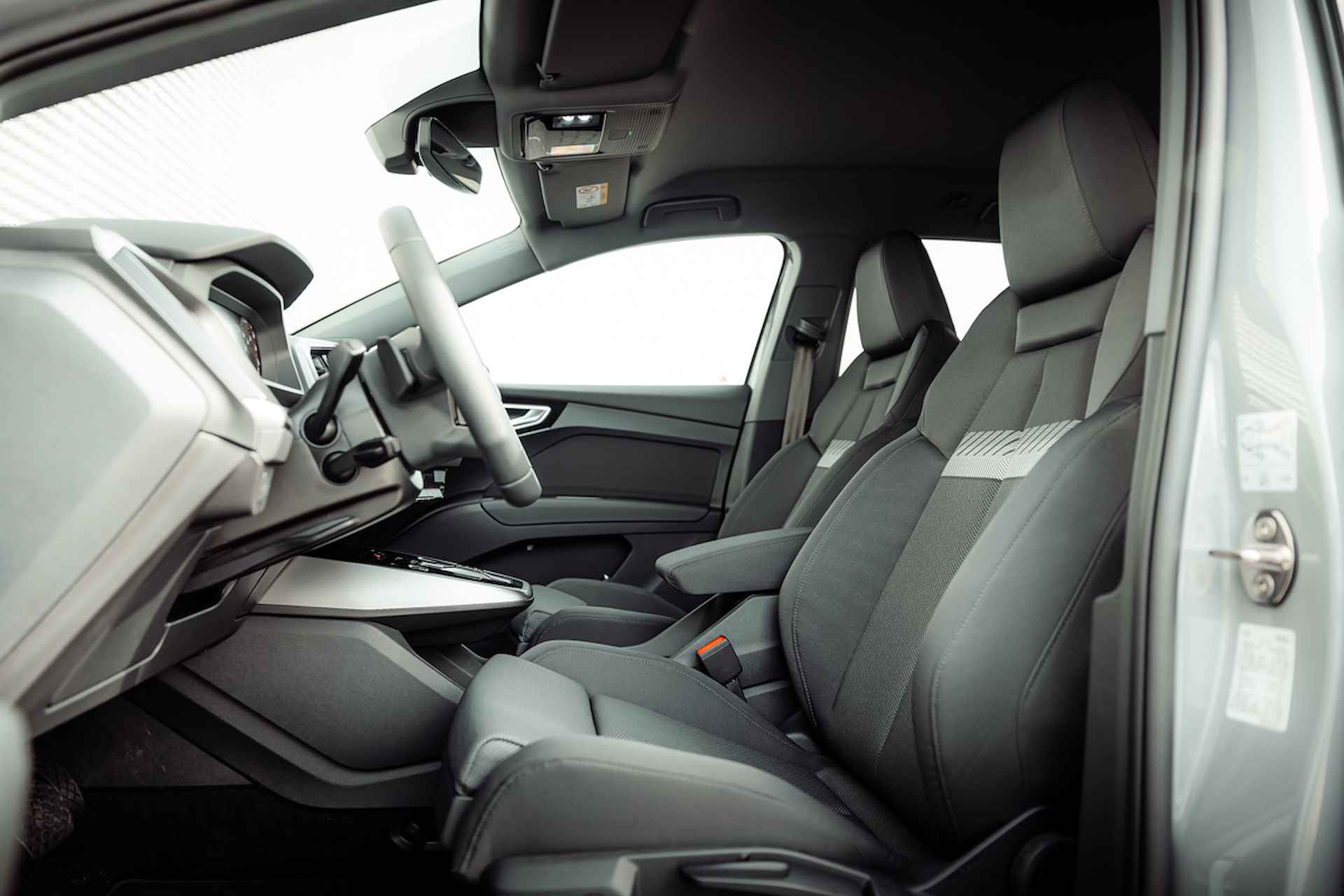 Audi Q4 e-tron 45 Advanced edition 82 kWh | Assistentiepakket plus | Comfortpakket | Optiek zwart | 20" LM velgen | Privacy glass - 15/29
