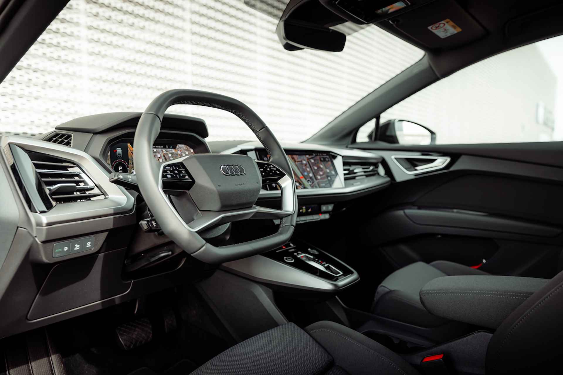 Audi Q4 e-tron 45 Advanced edition 82 kWh | Assistentiepakket plus | Comfortpakket | Optiek zwart | 20" LM velgen | Privacy glass - 16/29