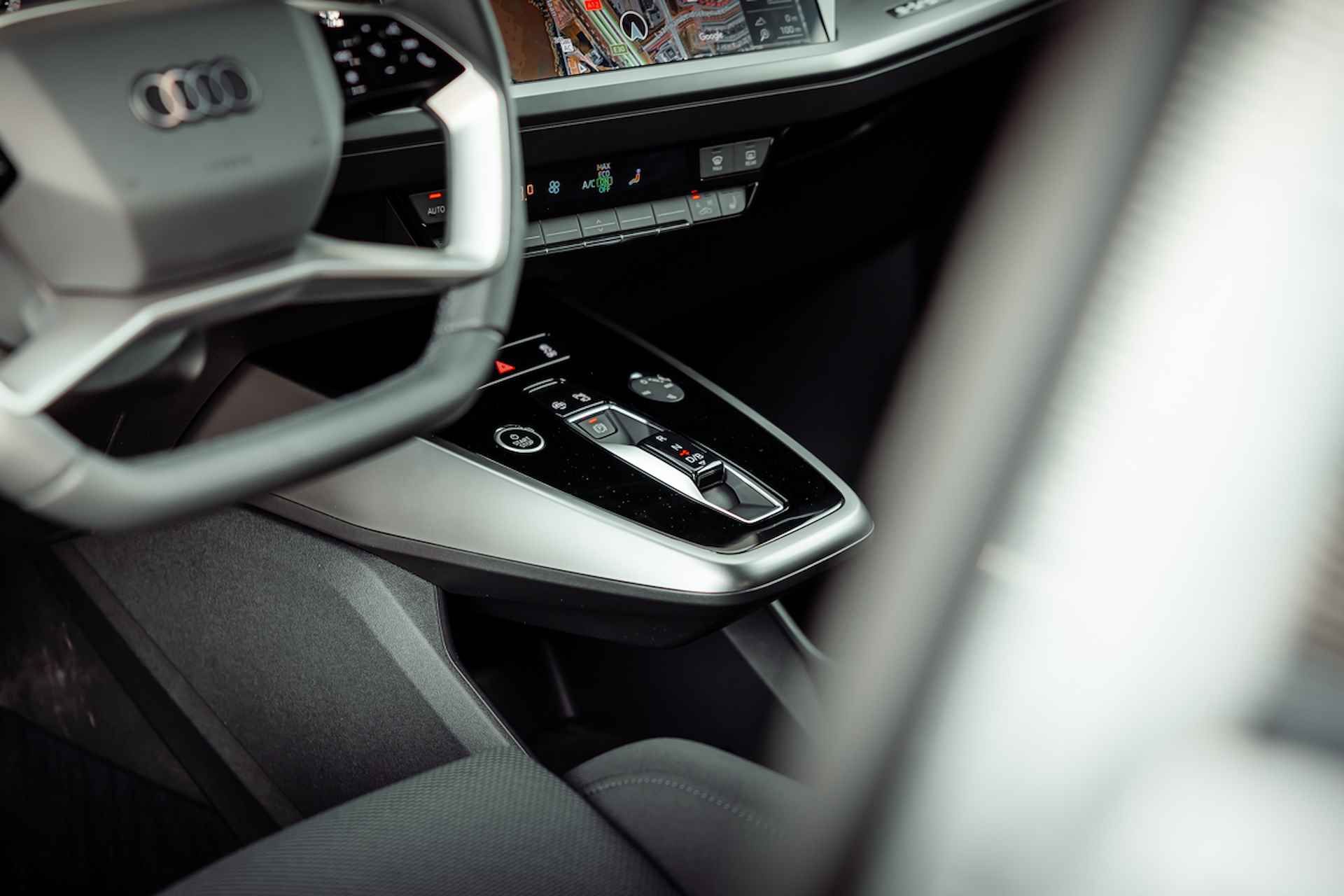 Audi Q4 e-tron 45 Advanced edition 82 kWh | Assistentiepakket plus | Comfortpakket | Optiek zwart | 20" LM velgen | Privacy glass - 18/29