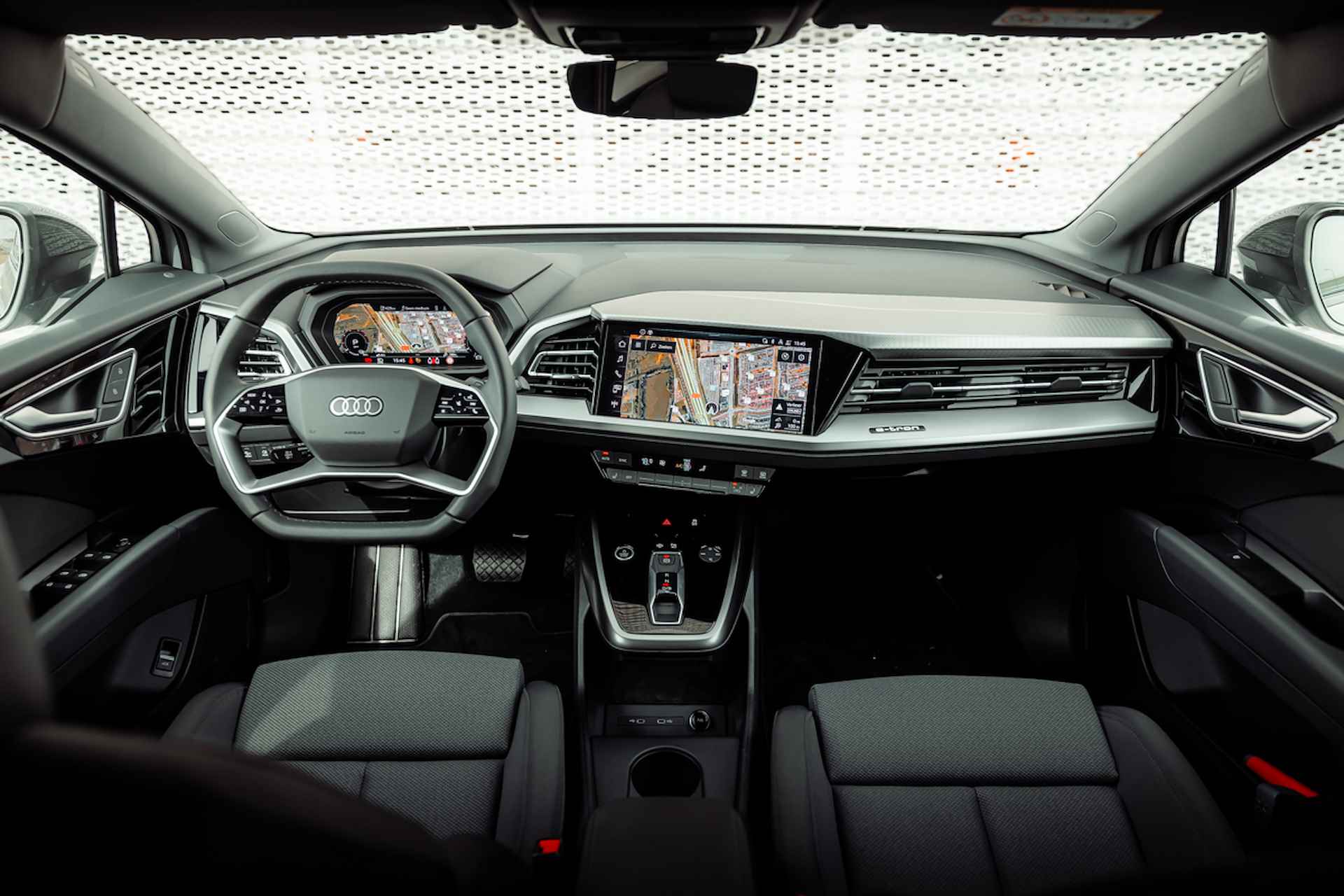 Audi Q4 e-tron 45 Advanced edition 82 kWh | Assistentiepakket plus | Comfortpakket | Optiek zwart | 20" LM velgen | Privacy glass - 20/29