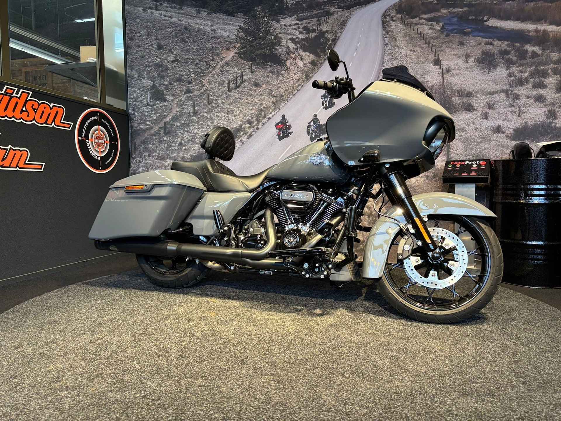 Harley-Davidson FLTRXS ROAD GLIDE SPECIAL