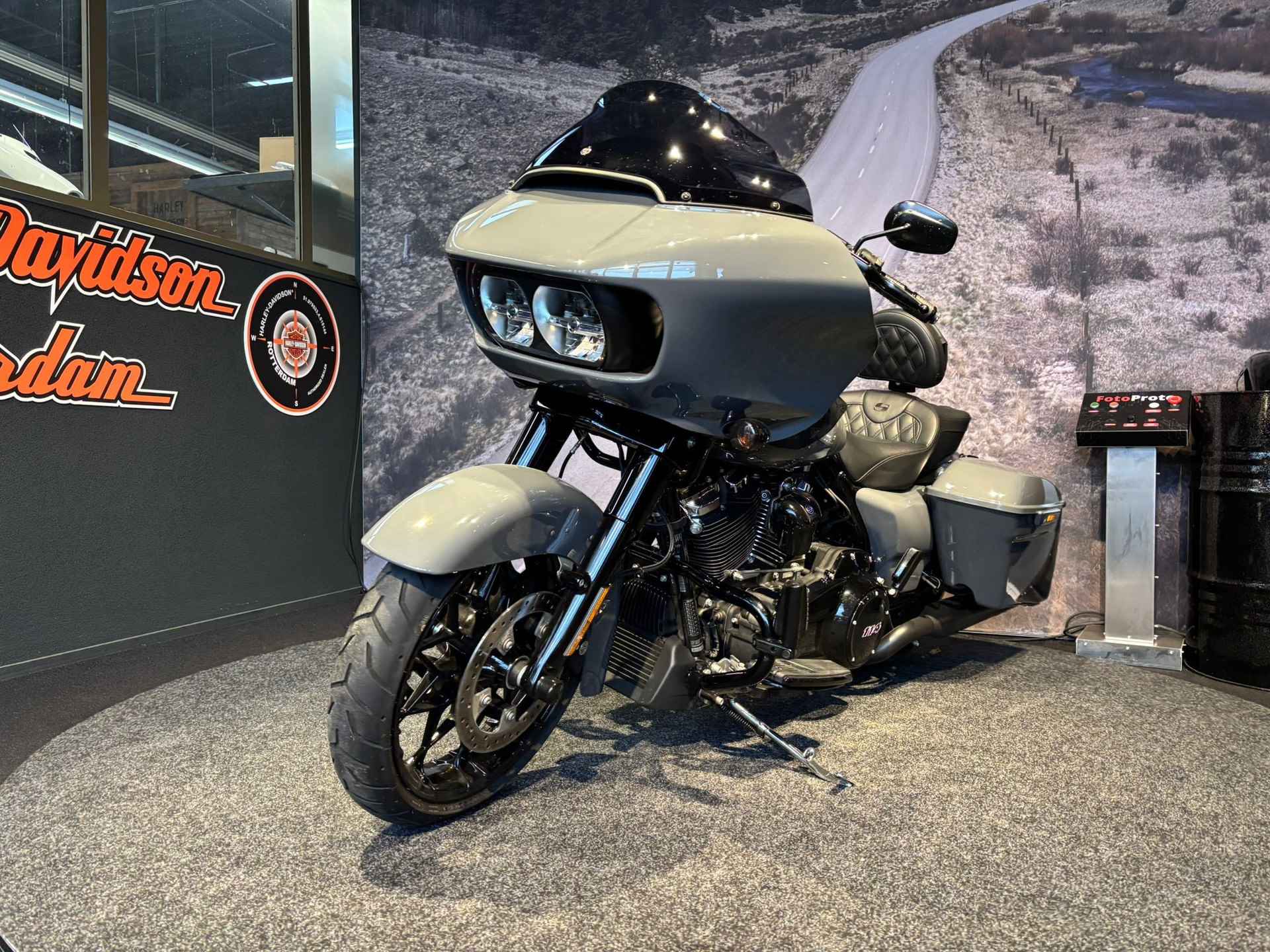 Harley-Davidson FLTRXS ROAD GLIDE SPECIAL - 4/12