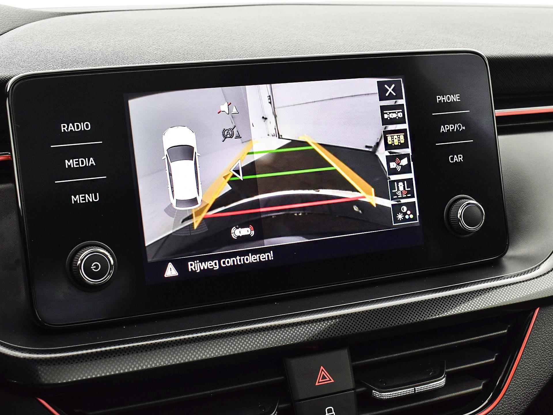 Škoda Scala 1.0 Tsi 110pk DSG Sport Business | Camera | Apple CarPlay | Cruise Control | 18"Velgen | Active Info Display | Sportstoelen | Garantie t/m 10-05-2027 of 100.000km - 28/39