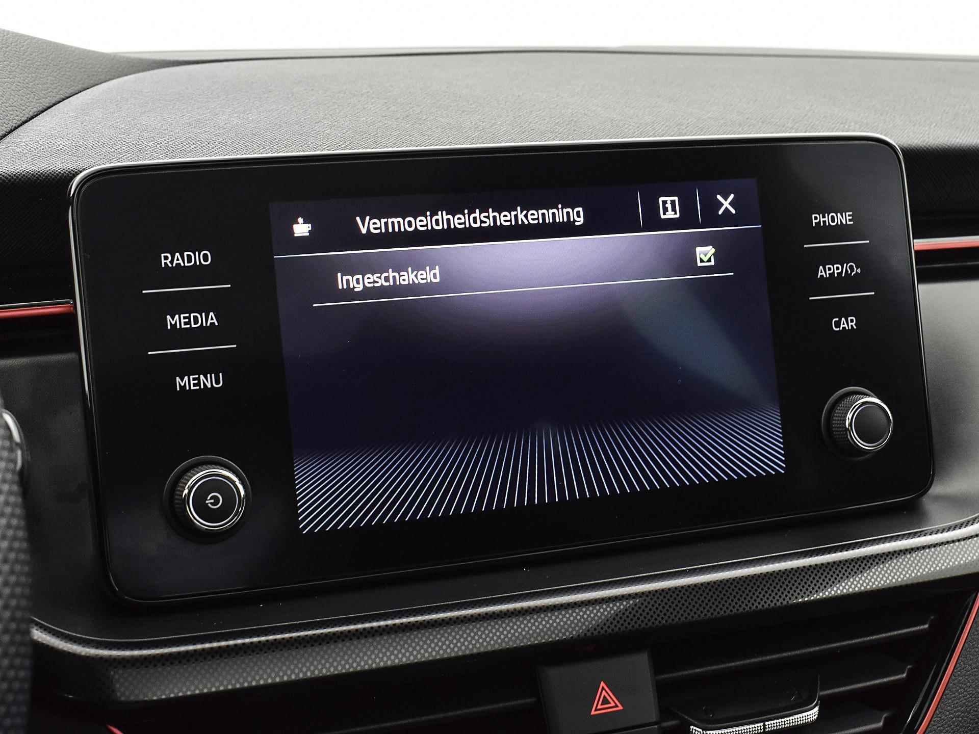 Škoda Scala 1.0 Tsi 110pk DSG Sport Business | Camera | Apple CarPlay | Cruise Control | 18"Velgen | Active Info Display | Sportstoelen | Garantie t/m 10-05-2027 of 100.000km - 33/39