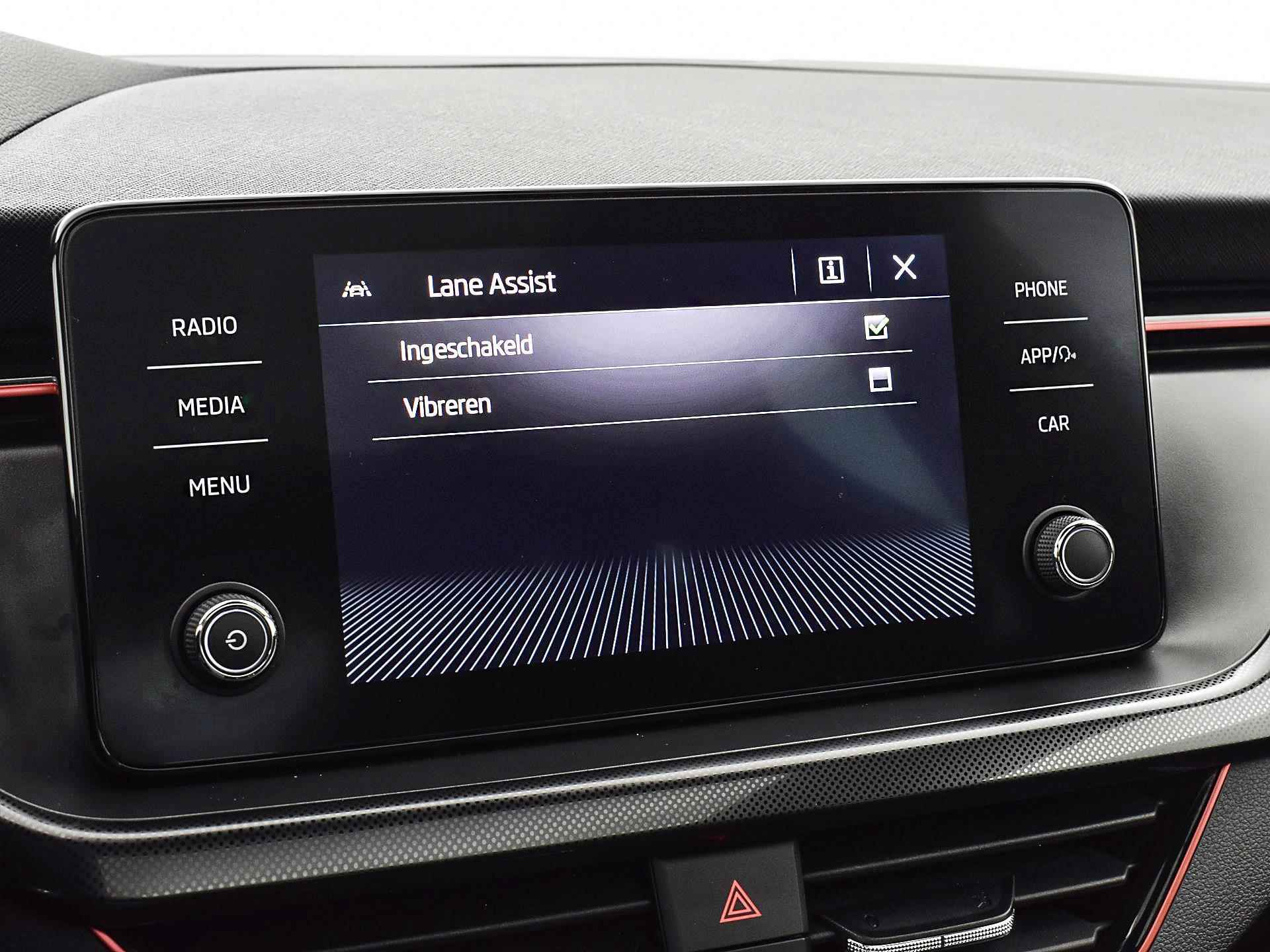 Škoda Scala 1.0 Tsi 110pk DSG Sport Business | Camera | Apple CarPlay | Cruise Control | 18"Velgen | Active Info Display | Sportstoelen | Garantie t/m 10-05-2027 of 100.000km - 34/39