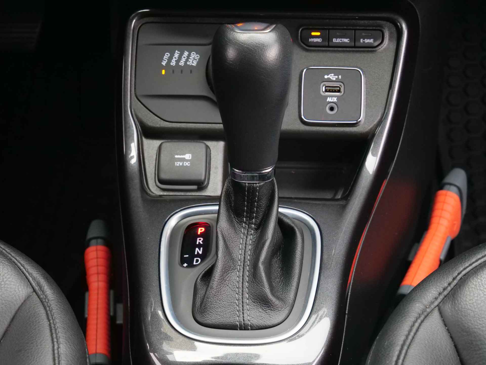 Jeep Compass 4xe 240pk Automaat Plug-in Hybrid Electric S Navigatie / DAB / Apple Carplay / Leer - 35/48