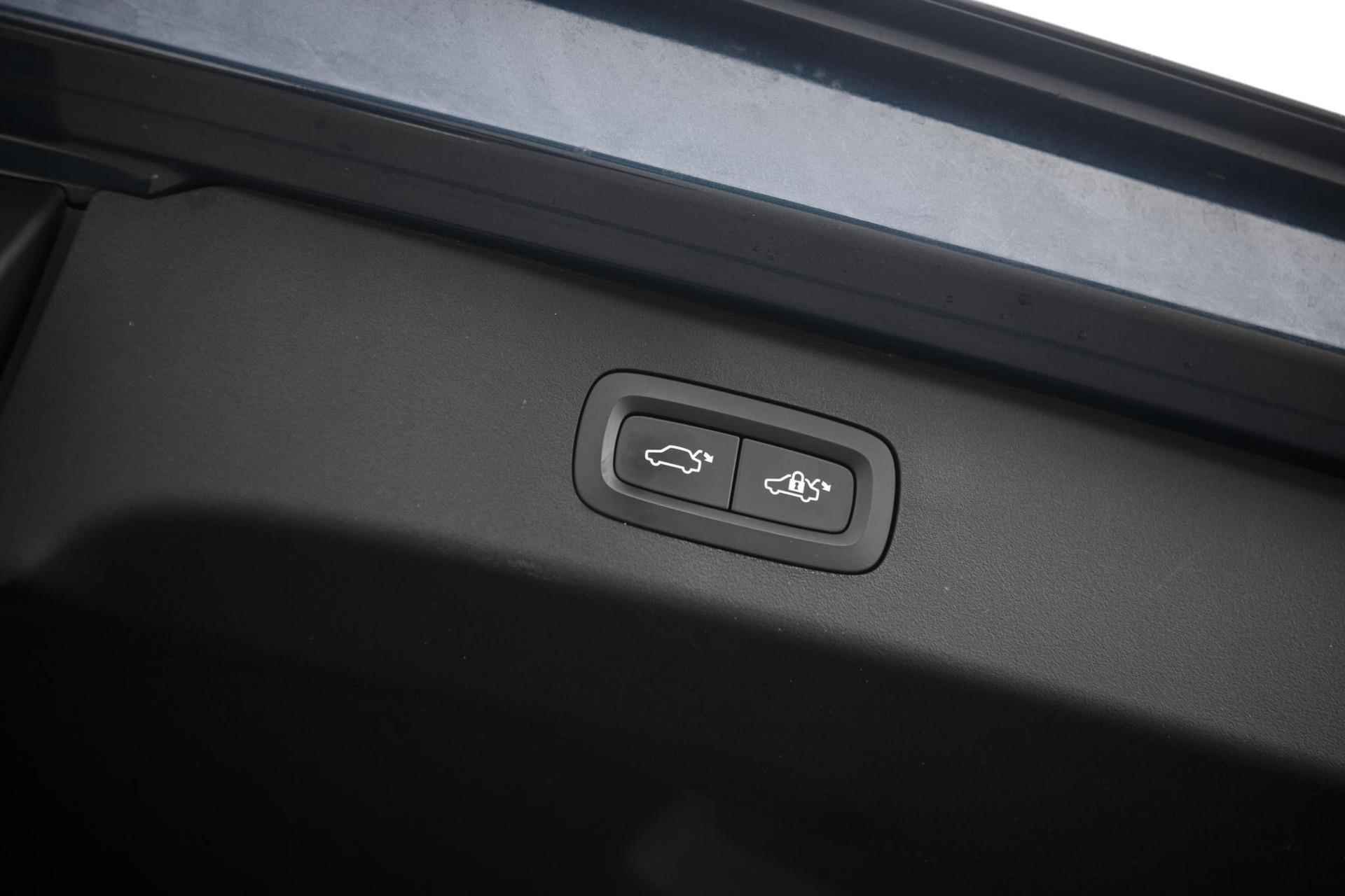 Lynk & Co 01 1.5 PHEV | 69 KM Elektrisch Rijden | Panoramadak | 360 Camera | Adaptieve Cruise Control | Elek. Achterklep | Stoelverwarming | Apple Car Play | Parkeersensoren voor + achter - 23/27