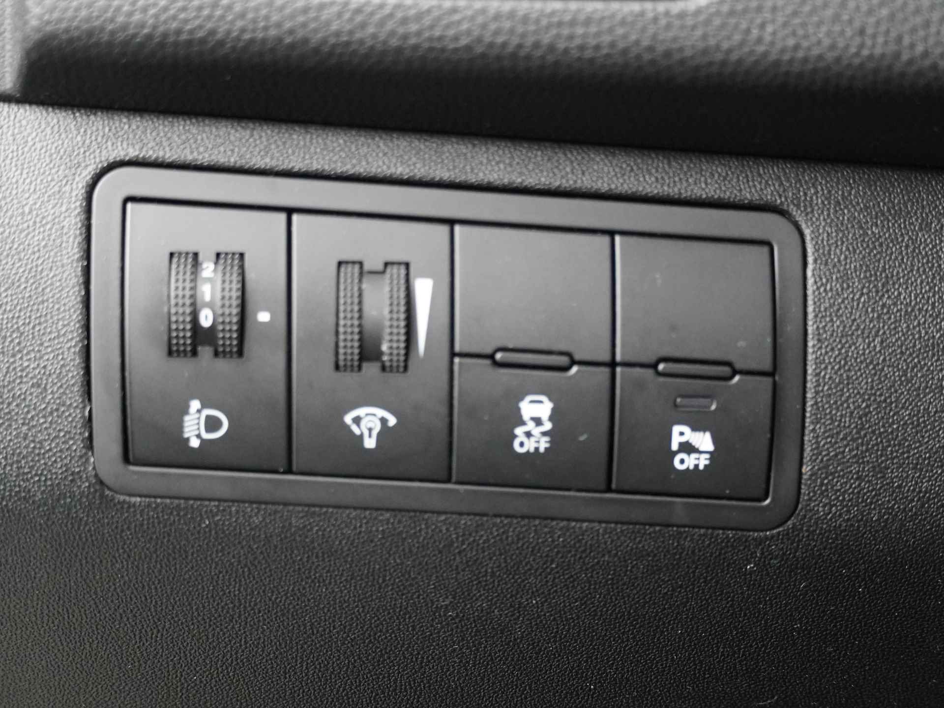 Kia Venga 1.6 CVVT Automaat ExecutiveLine - Navigatie - Climate Control - Stoelverwarming - Lichtmetalen velgen - 12 maanden BOVAG garantie - 23/45