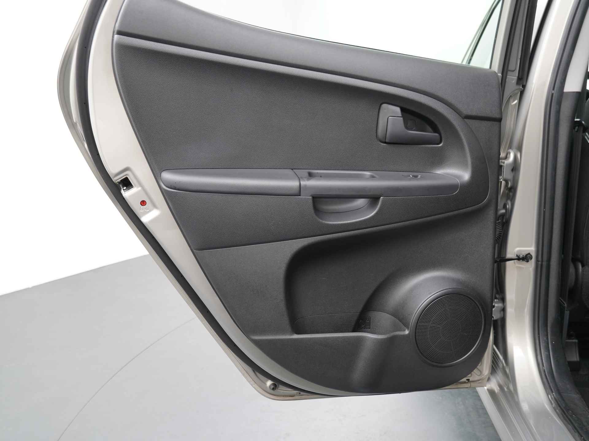 Kia Venga 1.6 CVVT Automaat ExecutiveLine - Navigatie - Climate Control - Stoelverwarming - Lichtmetalen velgen - 12 maanden BOVAG garantie - 36/45