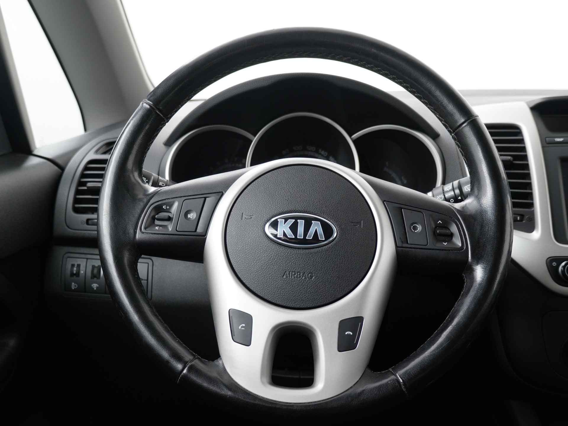 Kia Venga 1.6 CVVT Automaat ExecutiveLine - Navigatie - Climate Control - Stoelverwarming - Lichtmetalen velgen - 12 maanden BOVAG garantie - 38/45