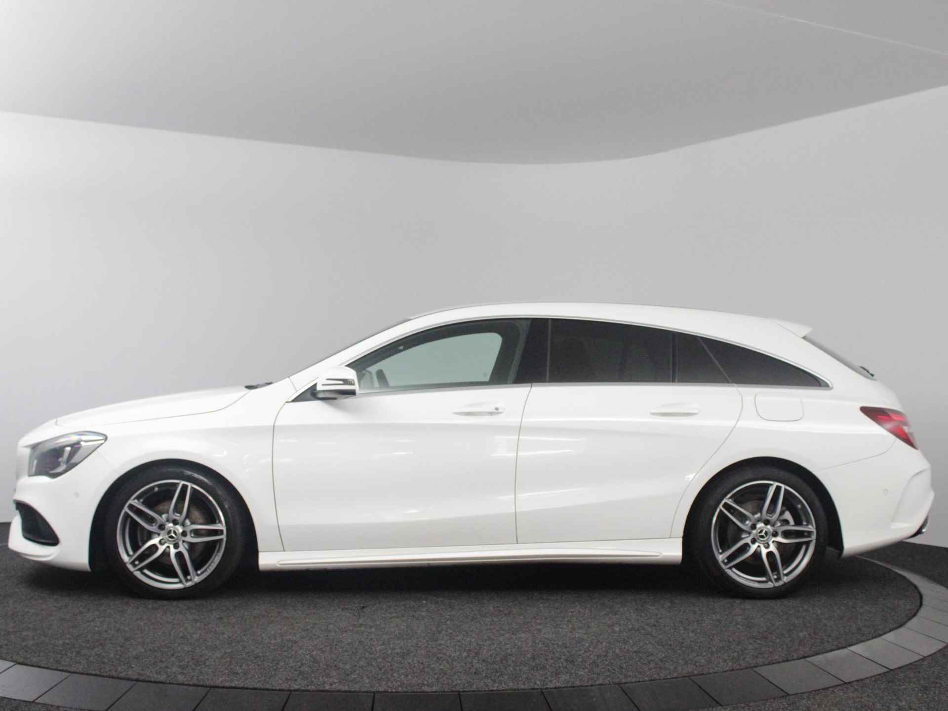 Mercedes-Benz CLA-klasse Shooting Brake 180 | AMG Line | NL-auto | Navi | Airco | Cruise | Stoelverw. | PDC V+A + Camera - 9/46